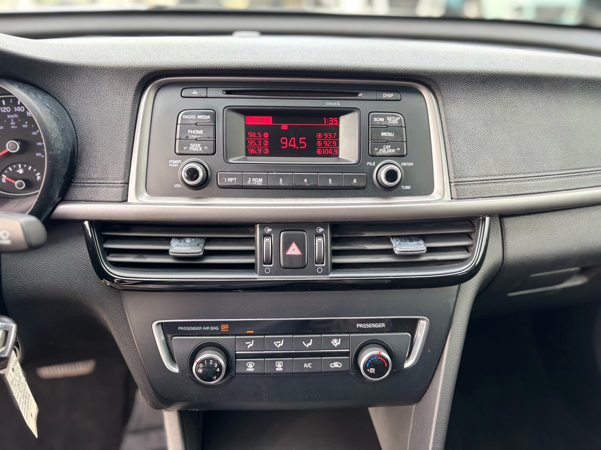 /canwestautoinc/2018-Kia-Optima-07400988851172818.jpg