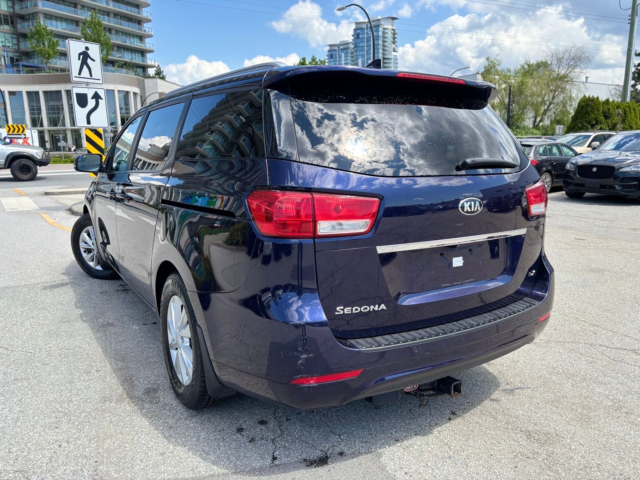 /canwestautoinc/2018-Kia-Sedona-1726873572729566.jpg