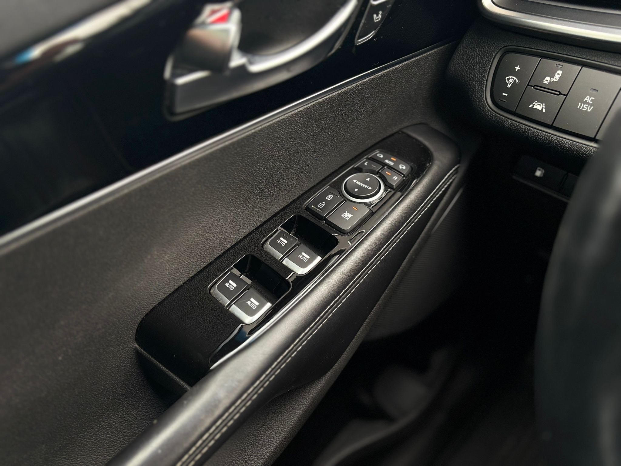 /canwestautoinc/2018-Kia-Sorento-11566282545790374.jpg