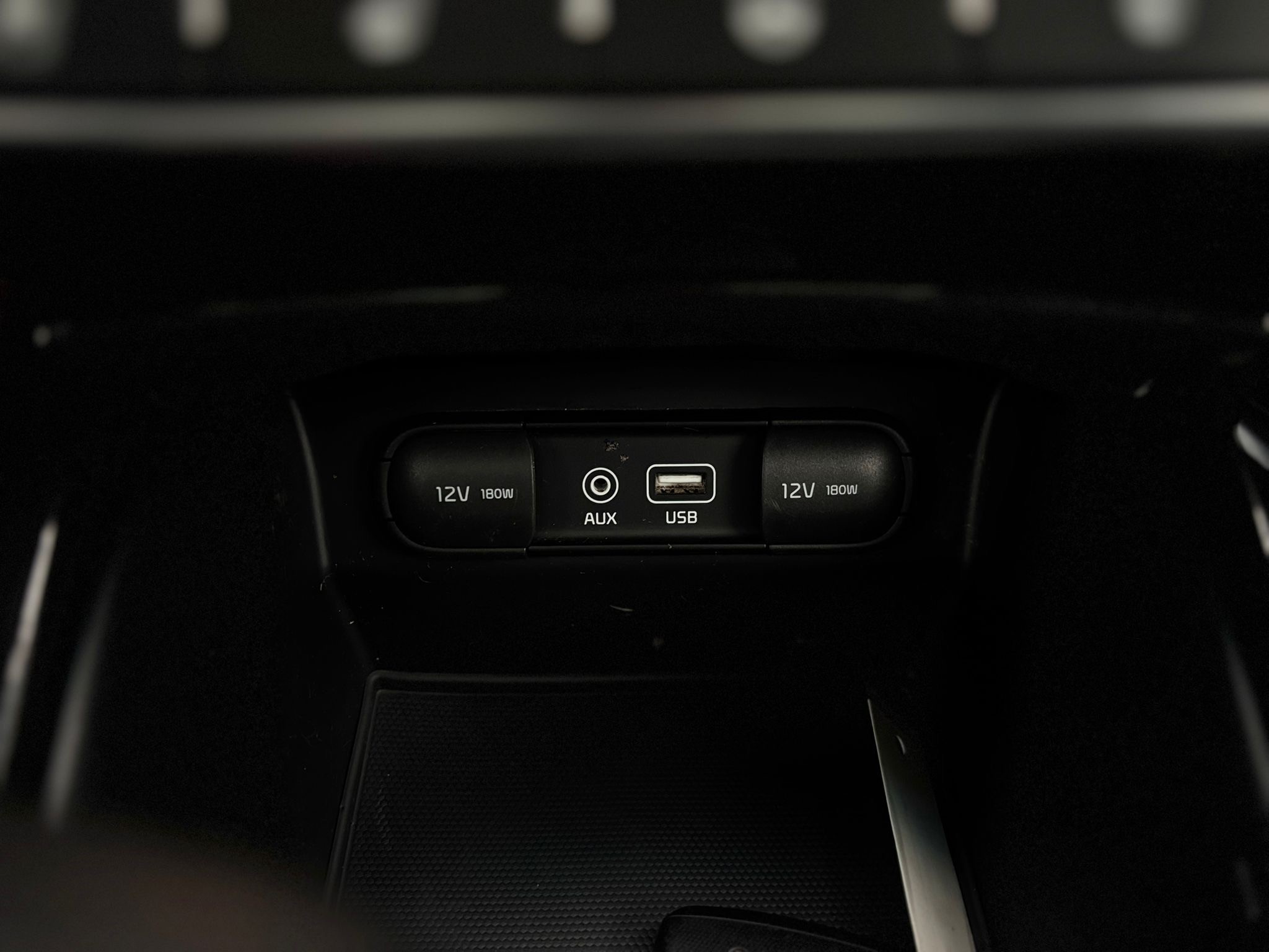 /canwestautoinc/2018-Kia-Sorento-4507995116930579.jpg