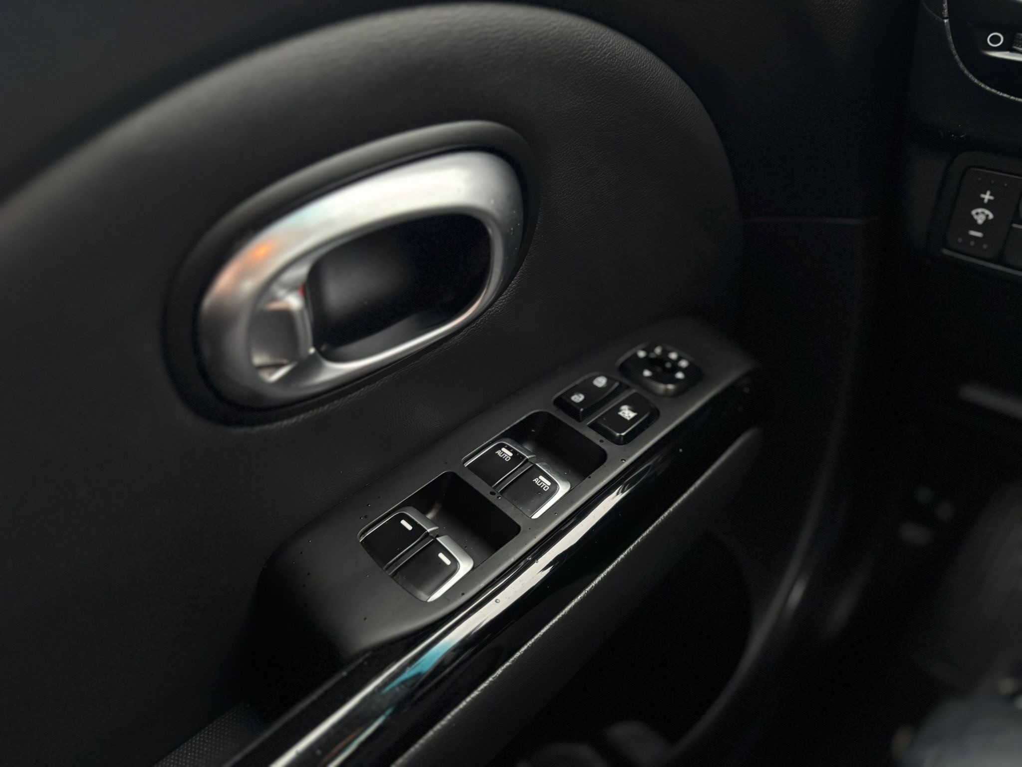 /canwestautoinc/2018-Kia-Soul-007660043172621478.jpg