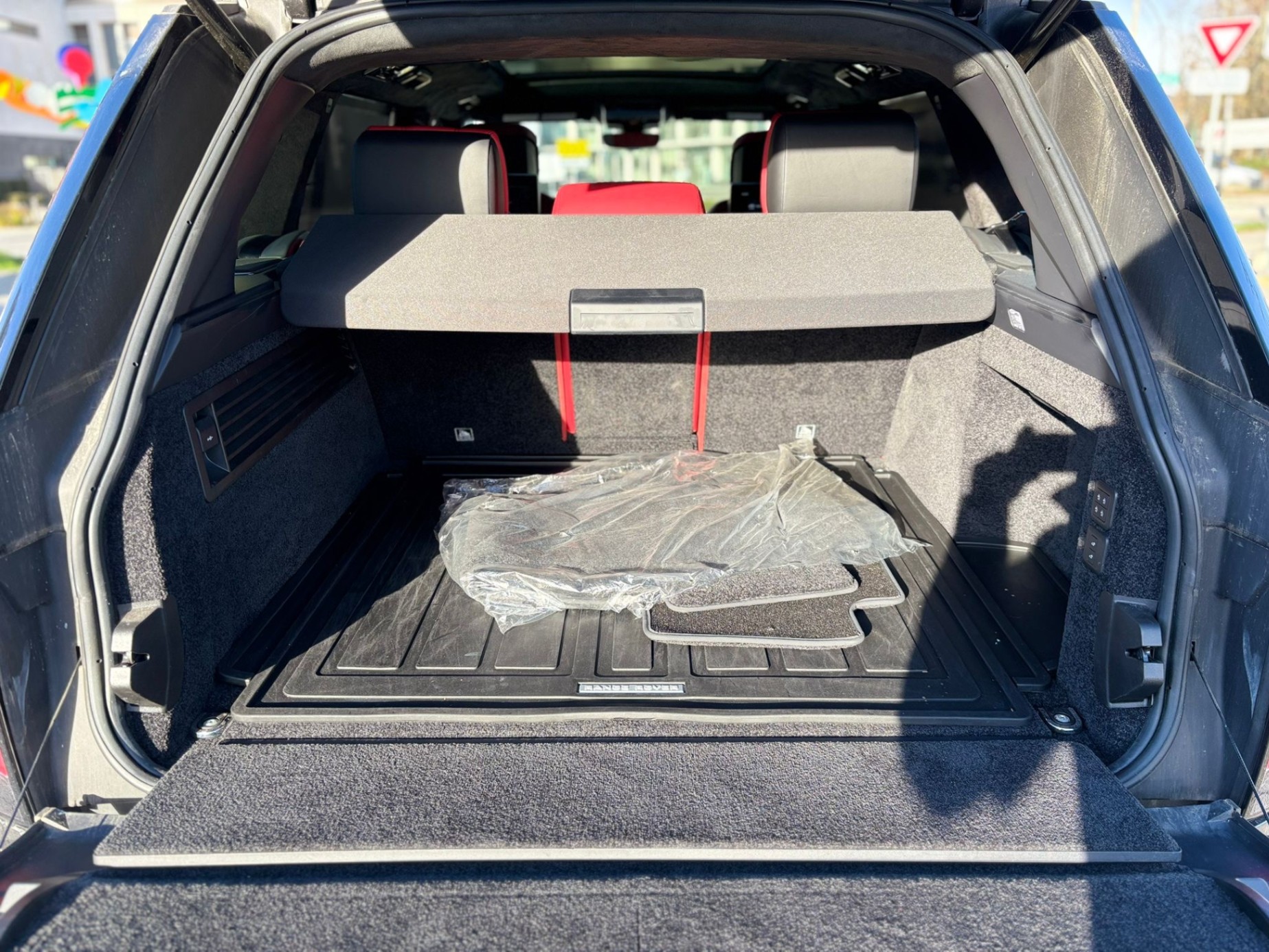 /canwestautoinc/2018-LandRover-RangeRover-3519045338649145.jpg