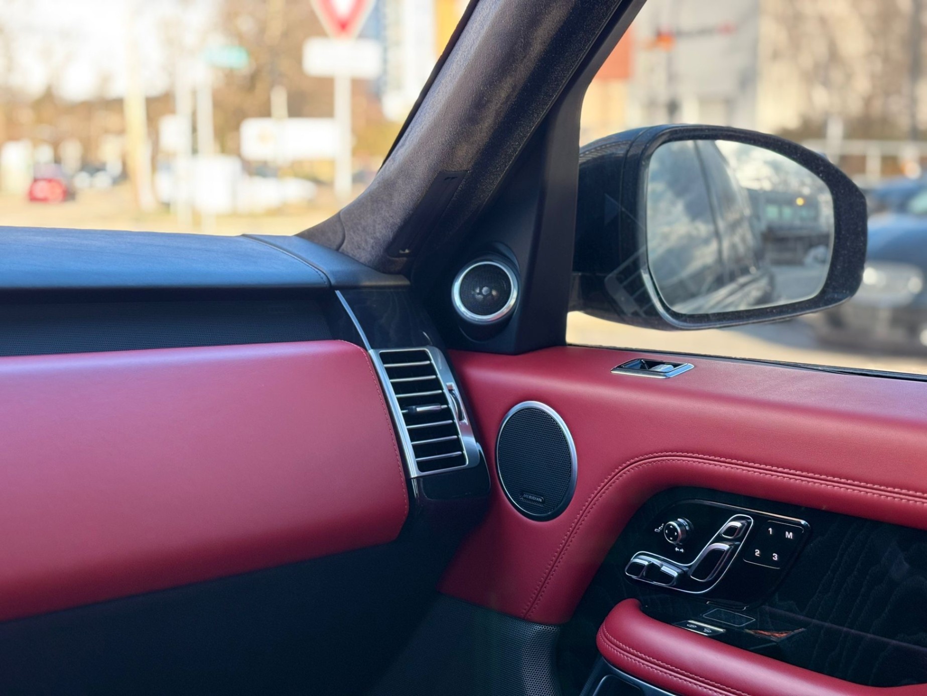 /canwestautoinc/2018-LandRover-RangeRover-3929976426498325.jpg