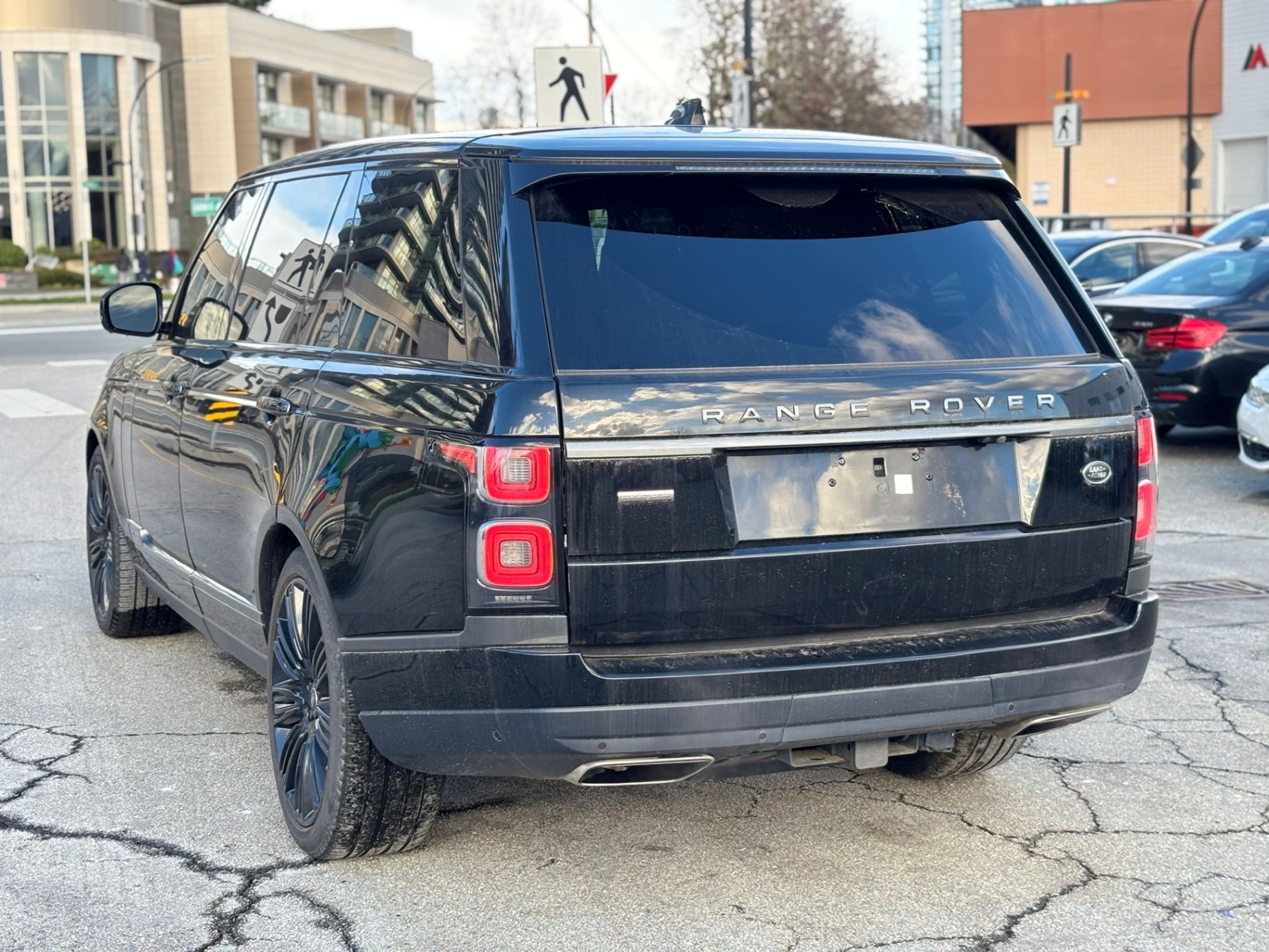 /canwestautoinc/2018-LandRover-RangeRover-5937527832428819.jpg