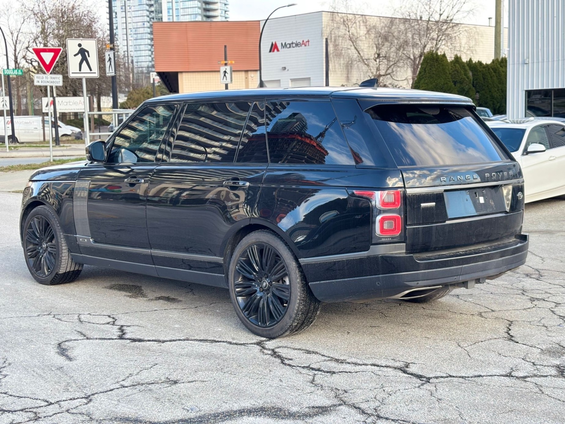 /canwestautoinc/2018-LandRover-RangeRover-9950943458811428.jpg