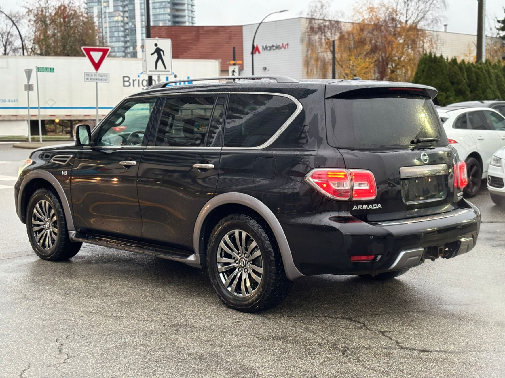 /canwestautoinc/2018-Nissan-Armada-12039897593923277.jpg