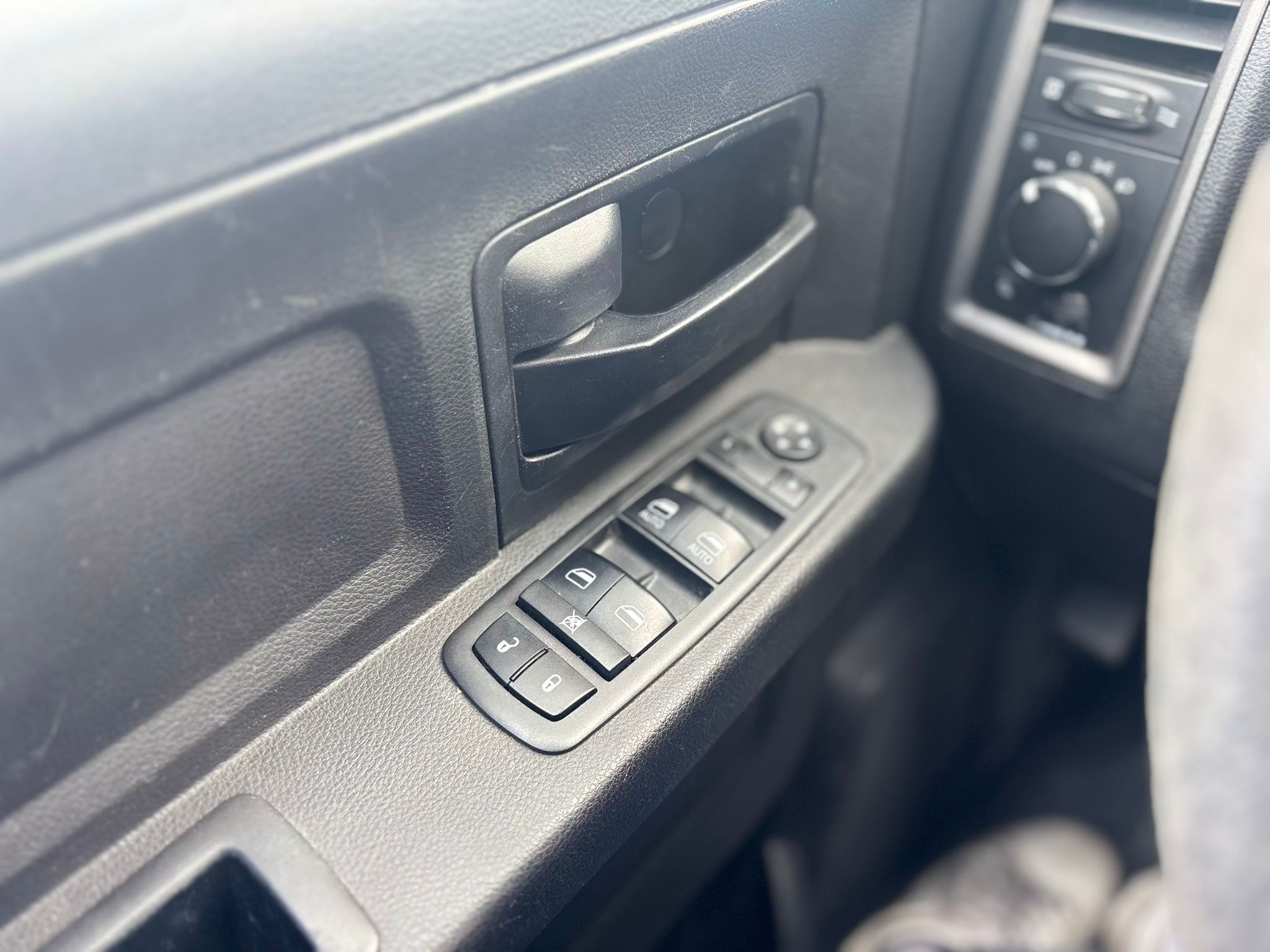 /canwestautoinc/2018-Ram-1500-8613915001539745.jpg