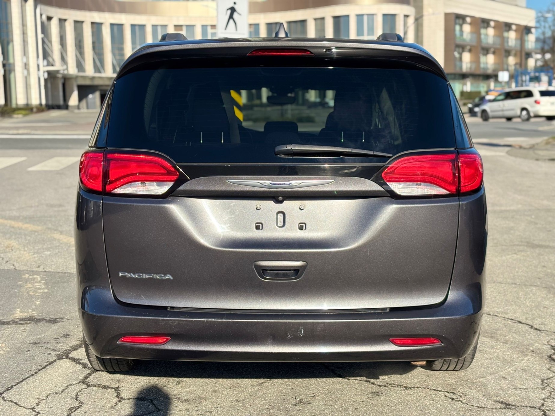 /canwestautoinc/2019-Chrysler-Pacifica-04004359474837038.jpg