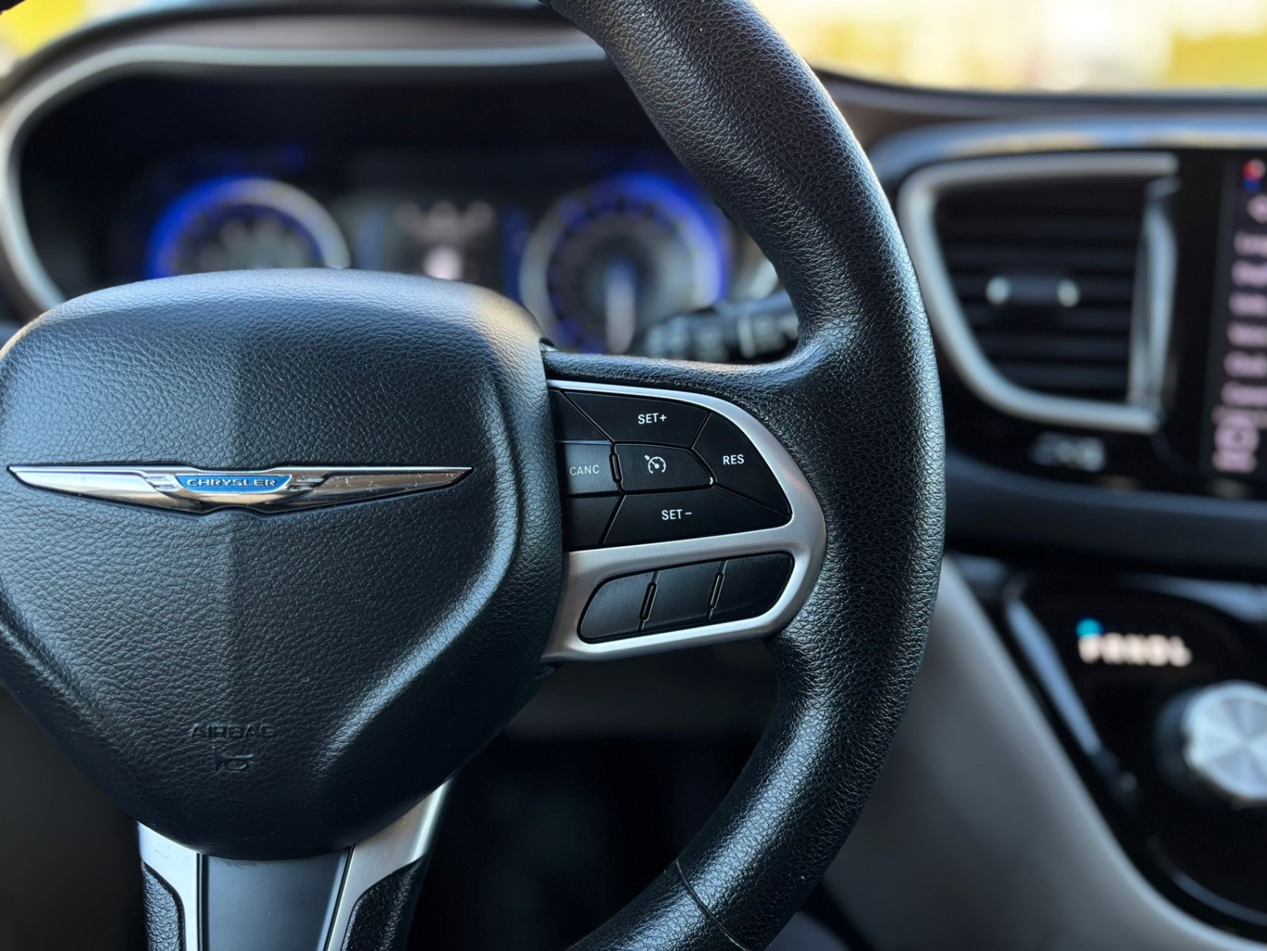 /canwestautoinc/2019-Chrysler-Pacifica-05539997042075706.jpg