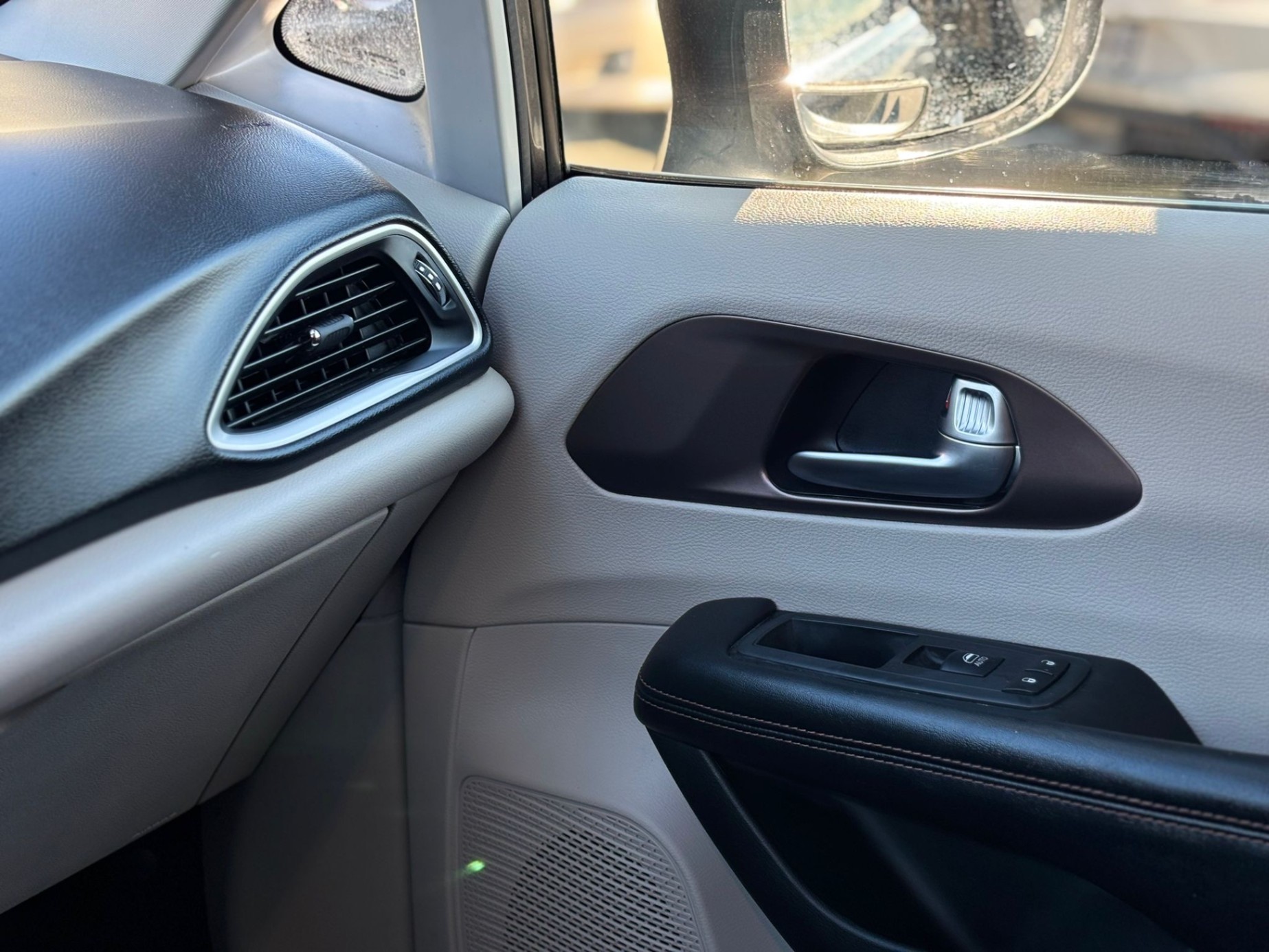 /canwestautoinc/2019-Chrysler-Pacifica-11793842427761736.jpg