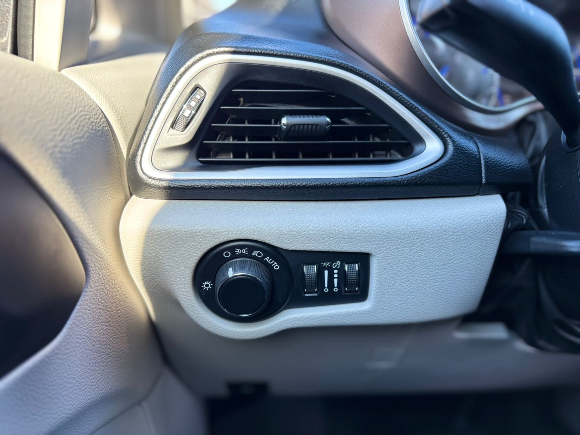 /canwestautoinc/2019-Chrysler-Pacifica-29349483818990585.jpg