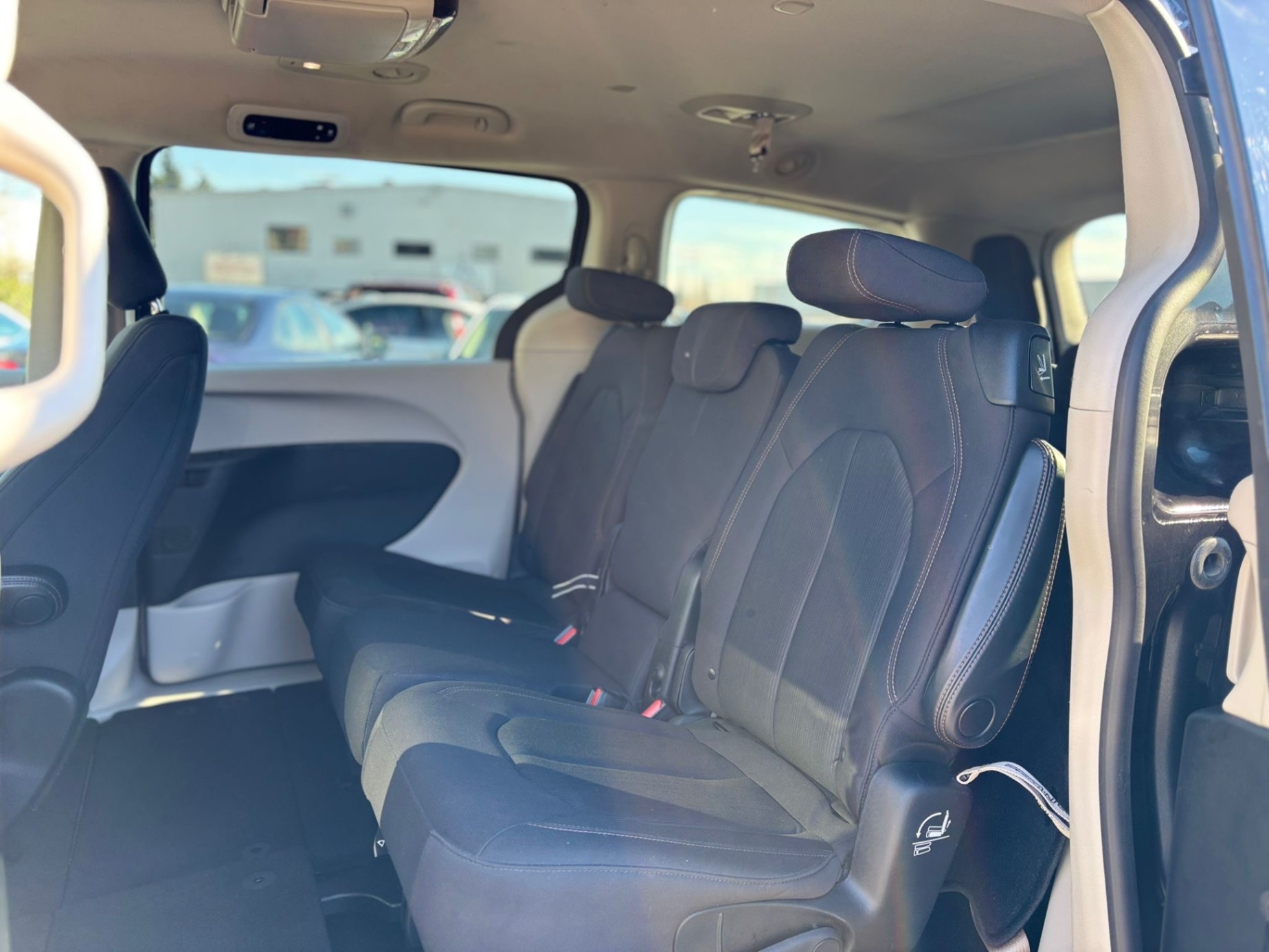 /canwestautoinc/2019-Chrysler-Pacifica-8182066283812619.jpg