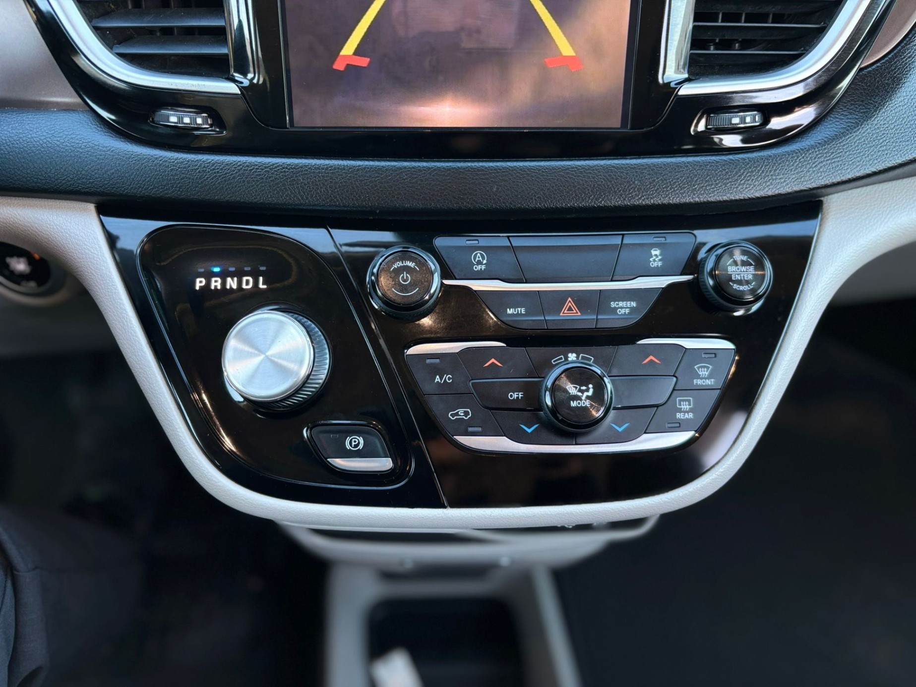 /canwestautoinc/2019-Chrysler-Pacifica-8653582982418269.jpg