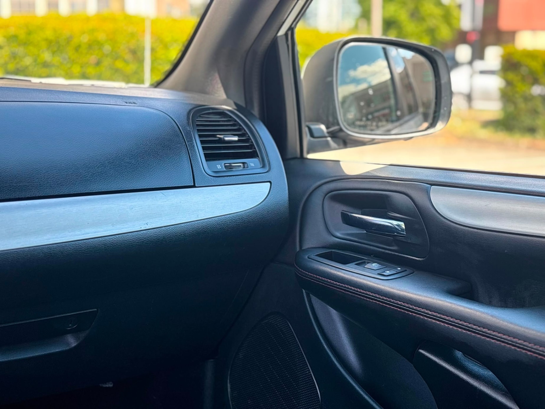 /canwestautoinc/2019-Dodge-GrandCaravan-7717415304215873.jpg