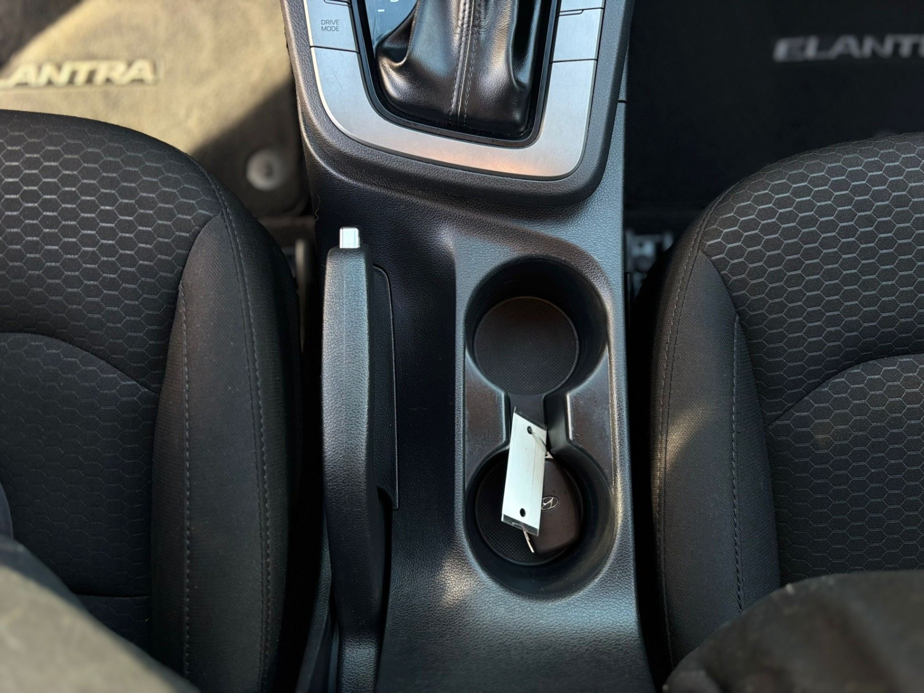 /canwestautoinc/2019-Hyundai-Elantra-7412444687271151.jpg