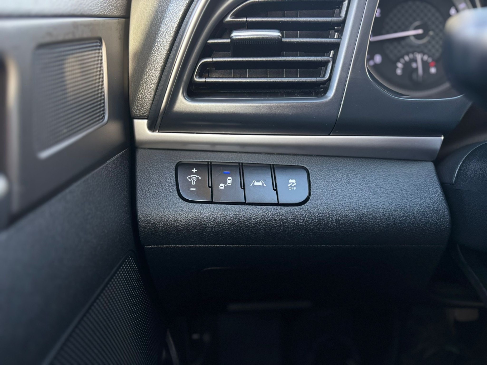 /canwestautoinc/2019-Hyundai-Elantra-9519266891845288.jpg