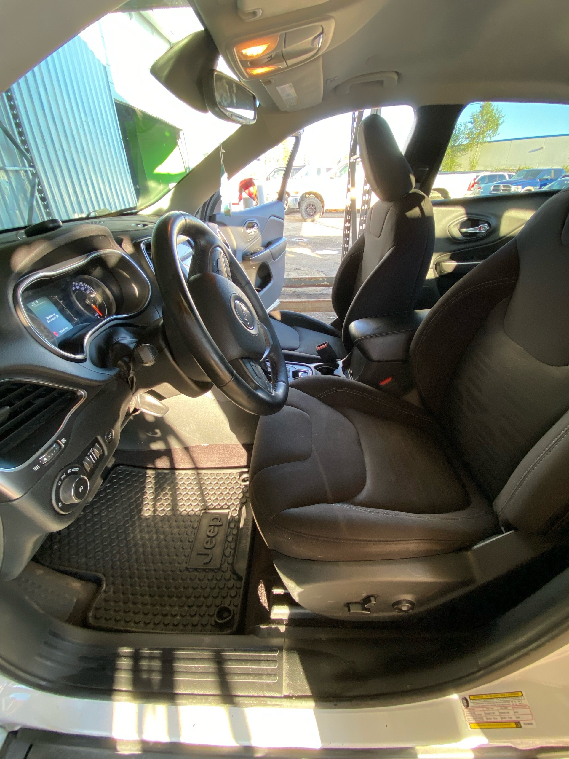 /canwestautoinc/2019-Jeep-Cherokee-525733603080689.jpg