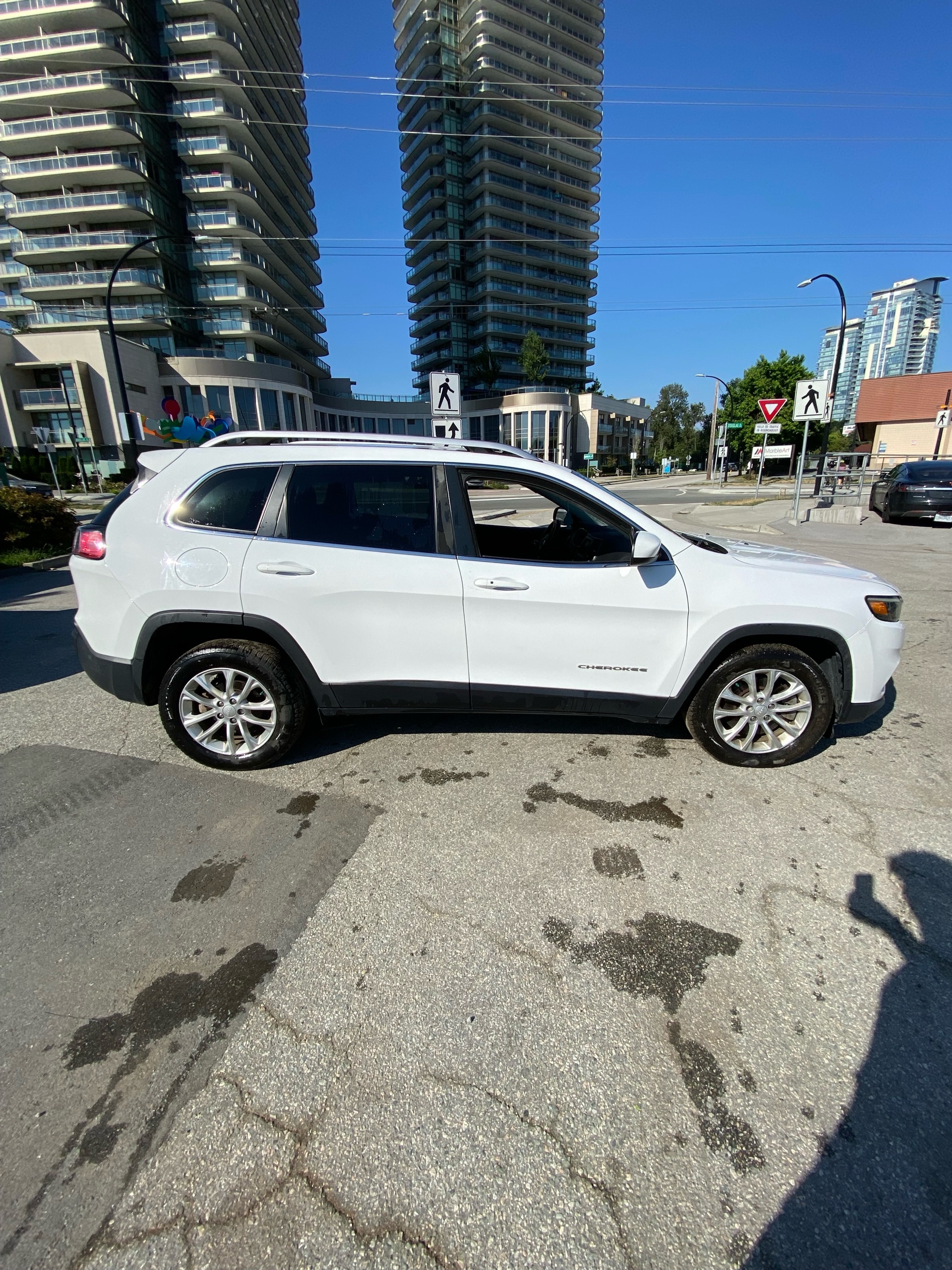 /canwestautoinc/2019-Jeep-Cherokee-9008340418799299.jpg