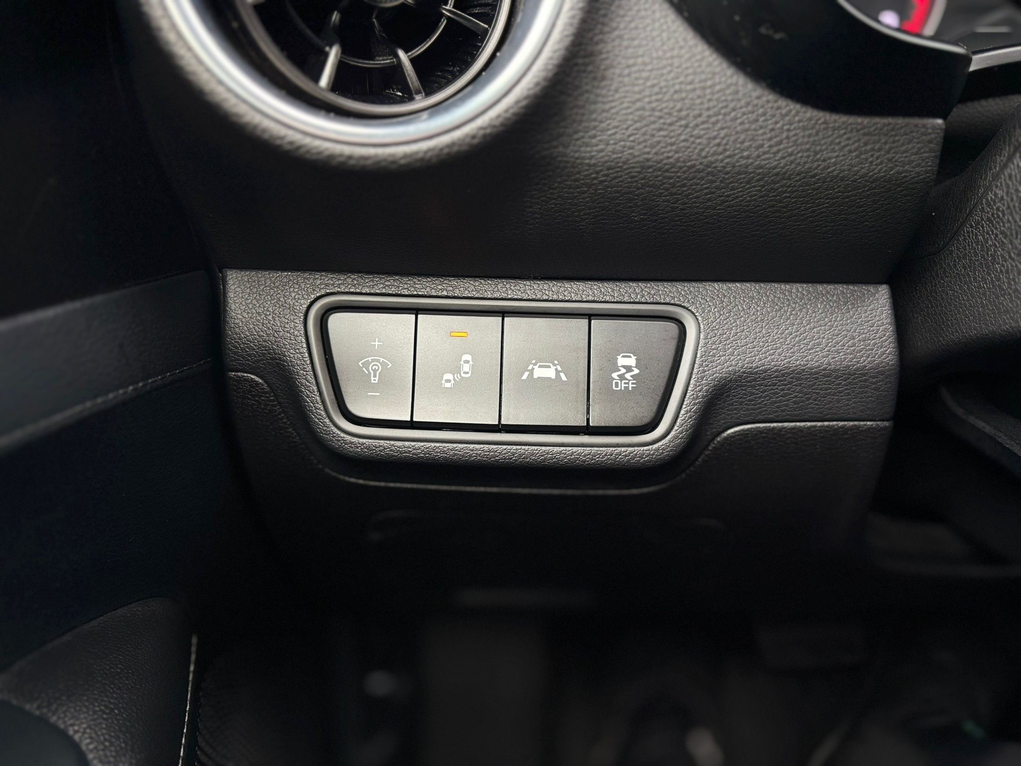 /canwestautoinc/2019-Kia-Forte-42005122670231465.jpg