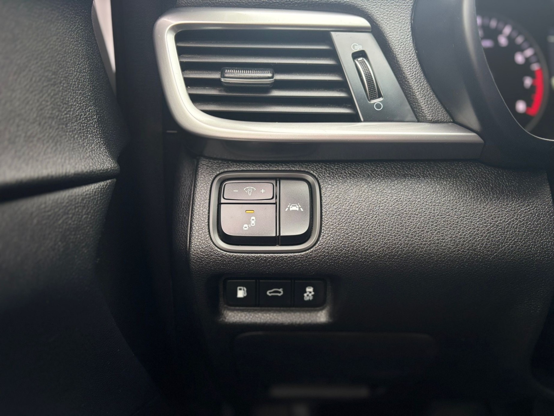 /canwestautoinc/2019-Kia-Optima-8587473242100201.jpg