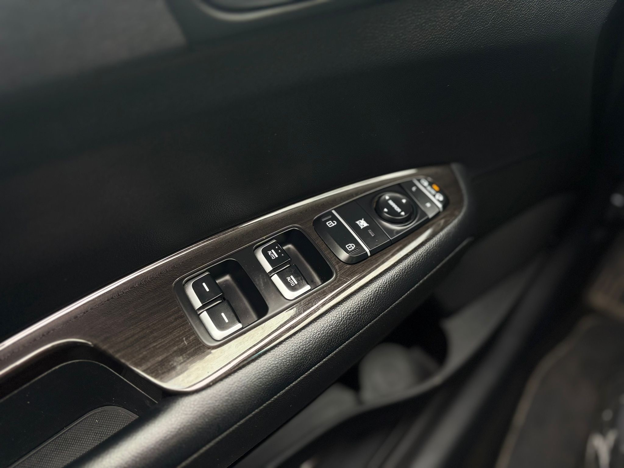 /canwestautoinc/2019-Kia-Optima-909342811290555.jpg