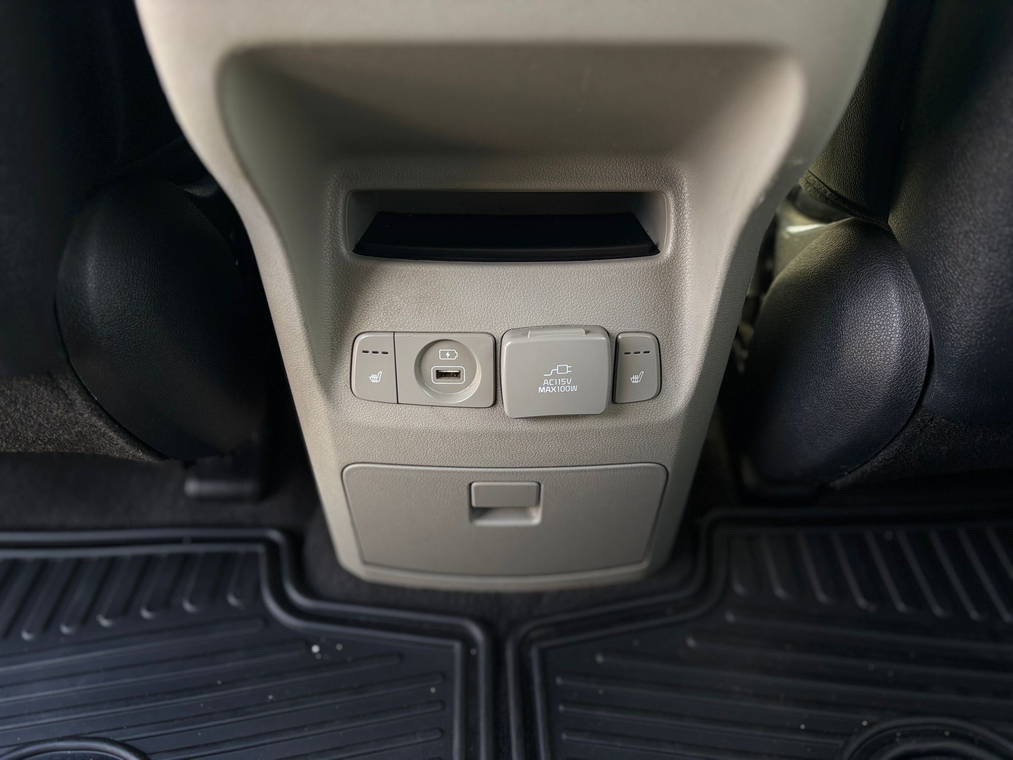 /canwestautoinc/2019-Kia-Sedona-33711847646559523.jpg