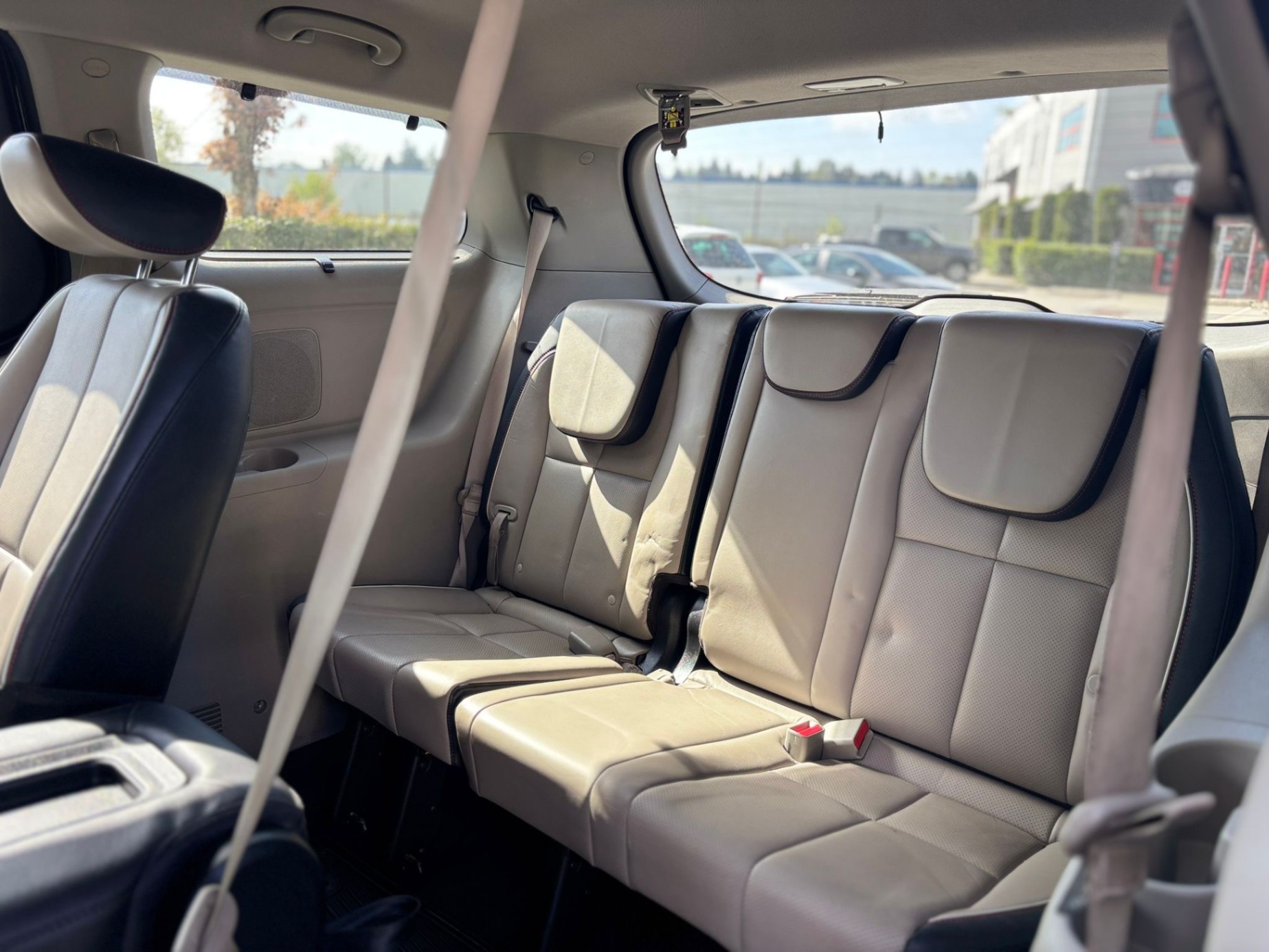 /canwestautoinc/2019-Kia-Sedona-5692198470435956.jpg