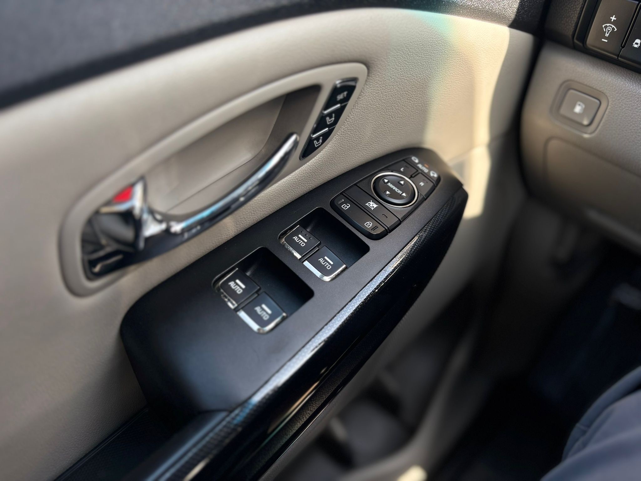 /canwestautoinc/2019-Kia-Sedona-6589645694129695.jpg