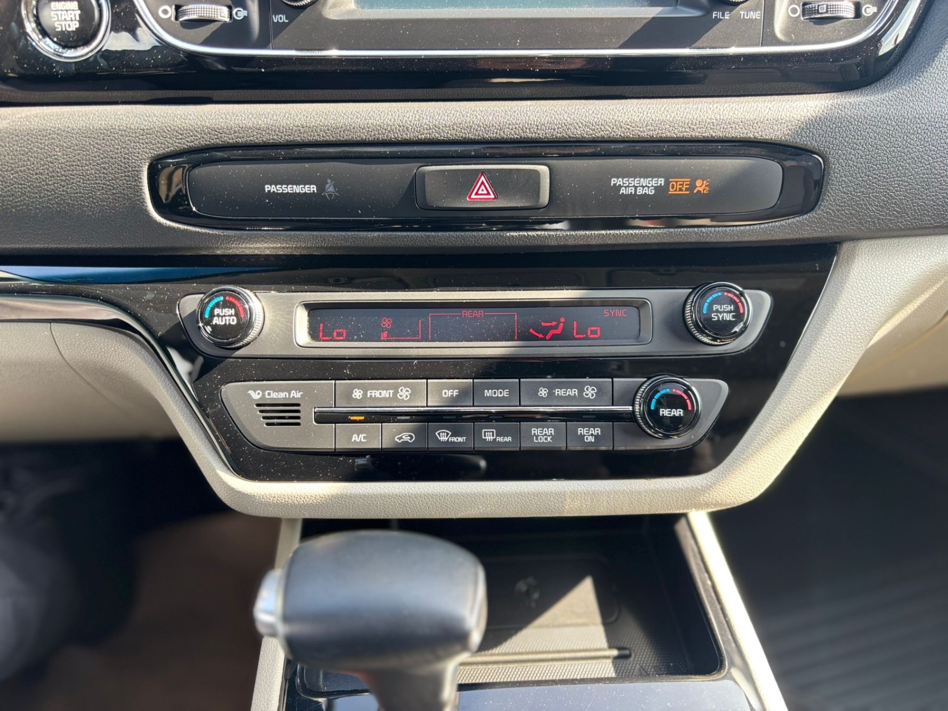 /canwestautoinc/2019-Kia-Sedona-7480393826436773.jpg