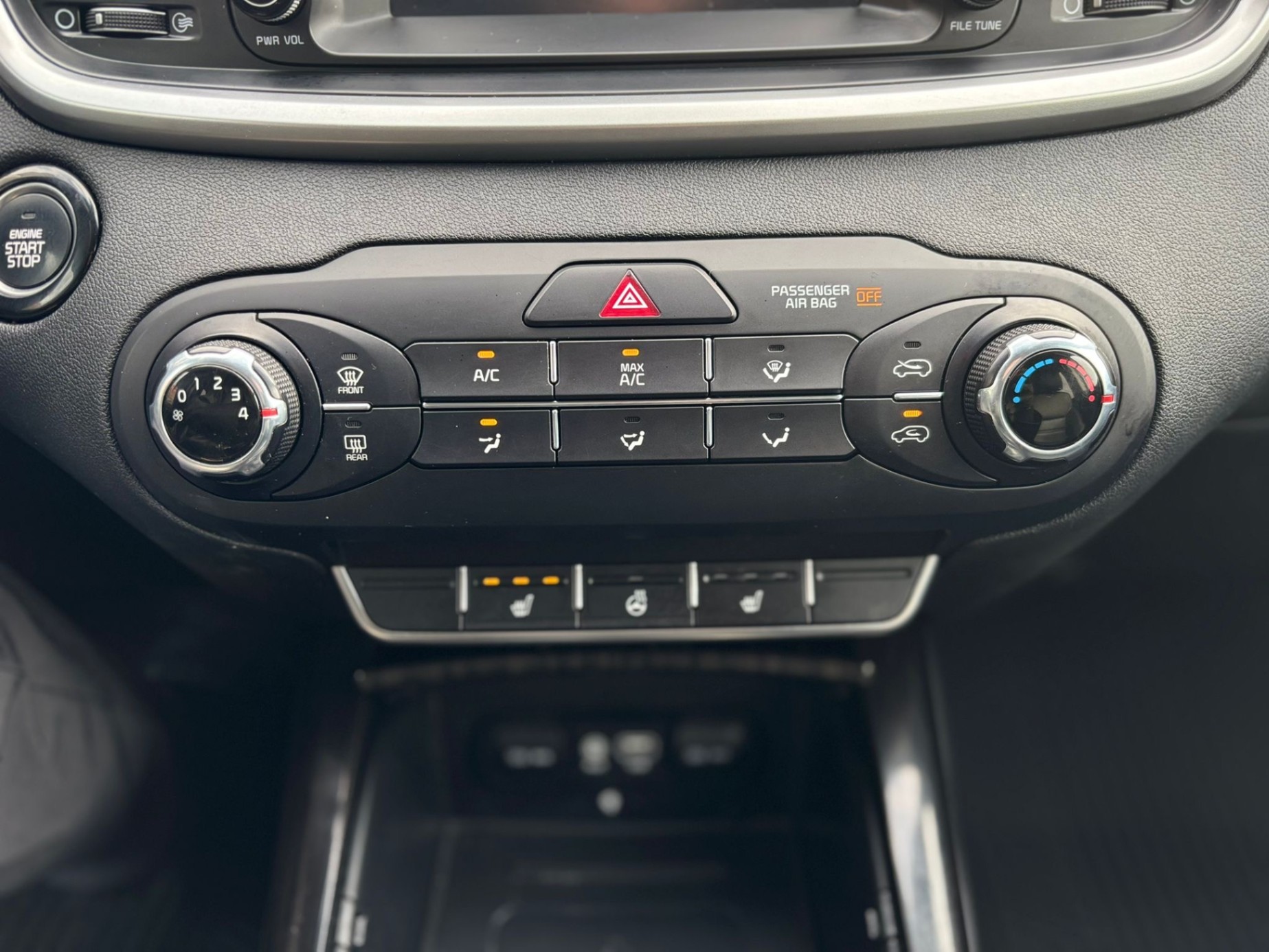 /canwestautoinc/2019-Kia-Sorento-38355176681006187.jpg