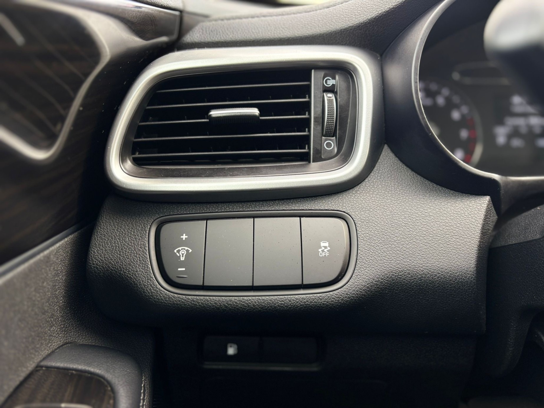 /canwestautoinc/2019-Kia-Sorento-8323025361475318.jpg