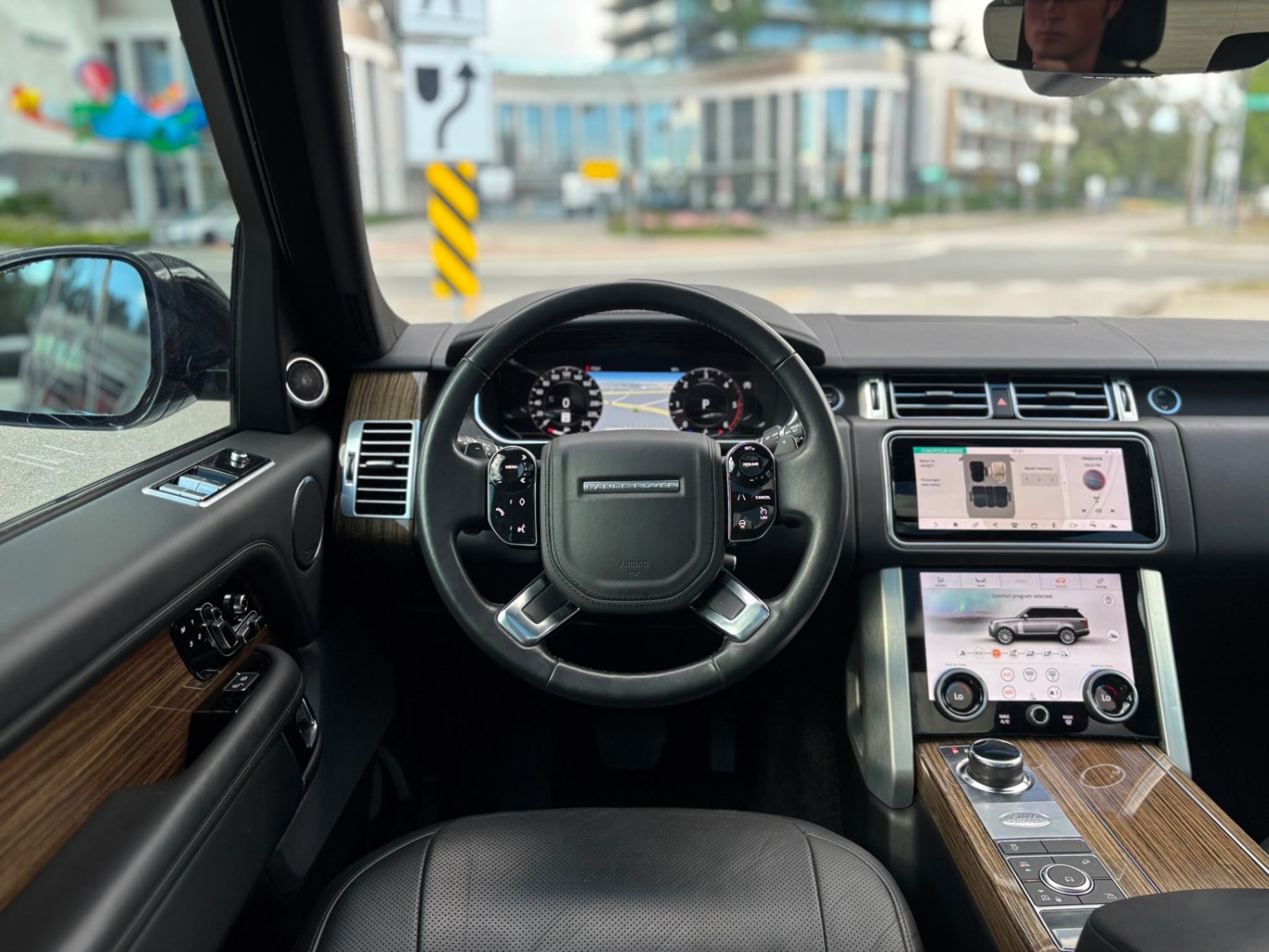 /canwestautoinc/2019-LandRover-RangeRover-125832330981396.jpg