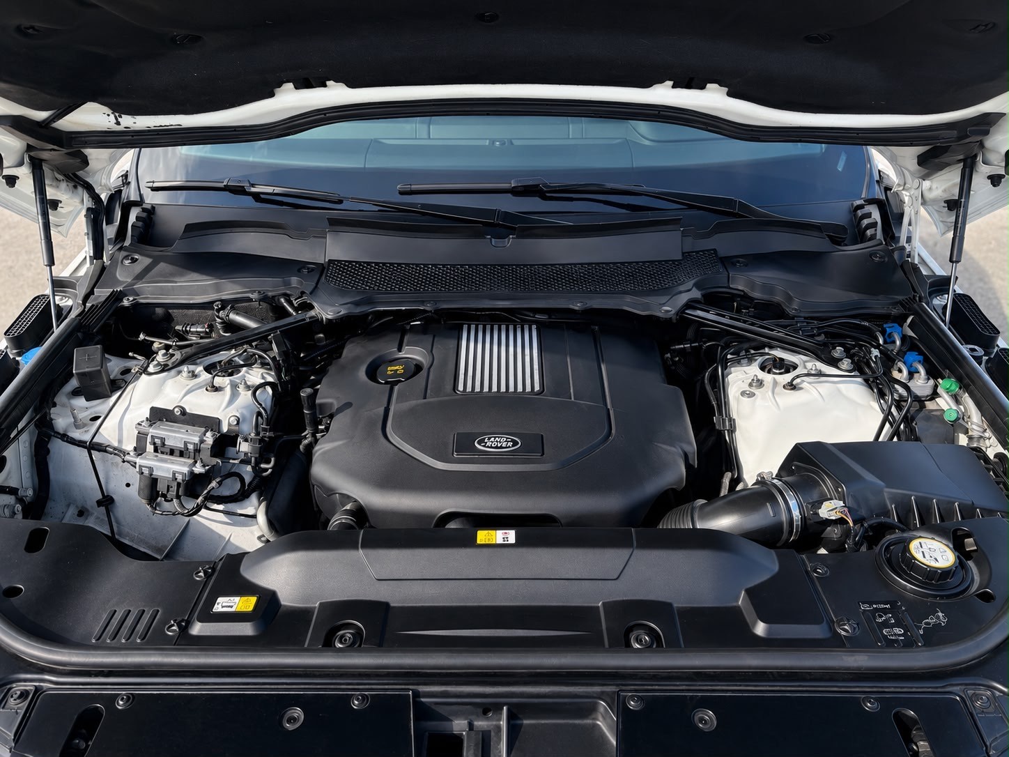 /canwestautoinc/2019-LandRover-RangeRover-2623428460714692.jpg