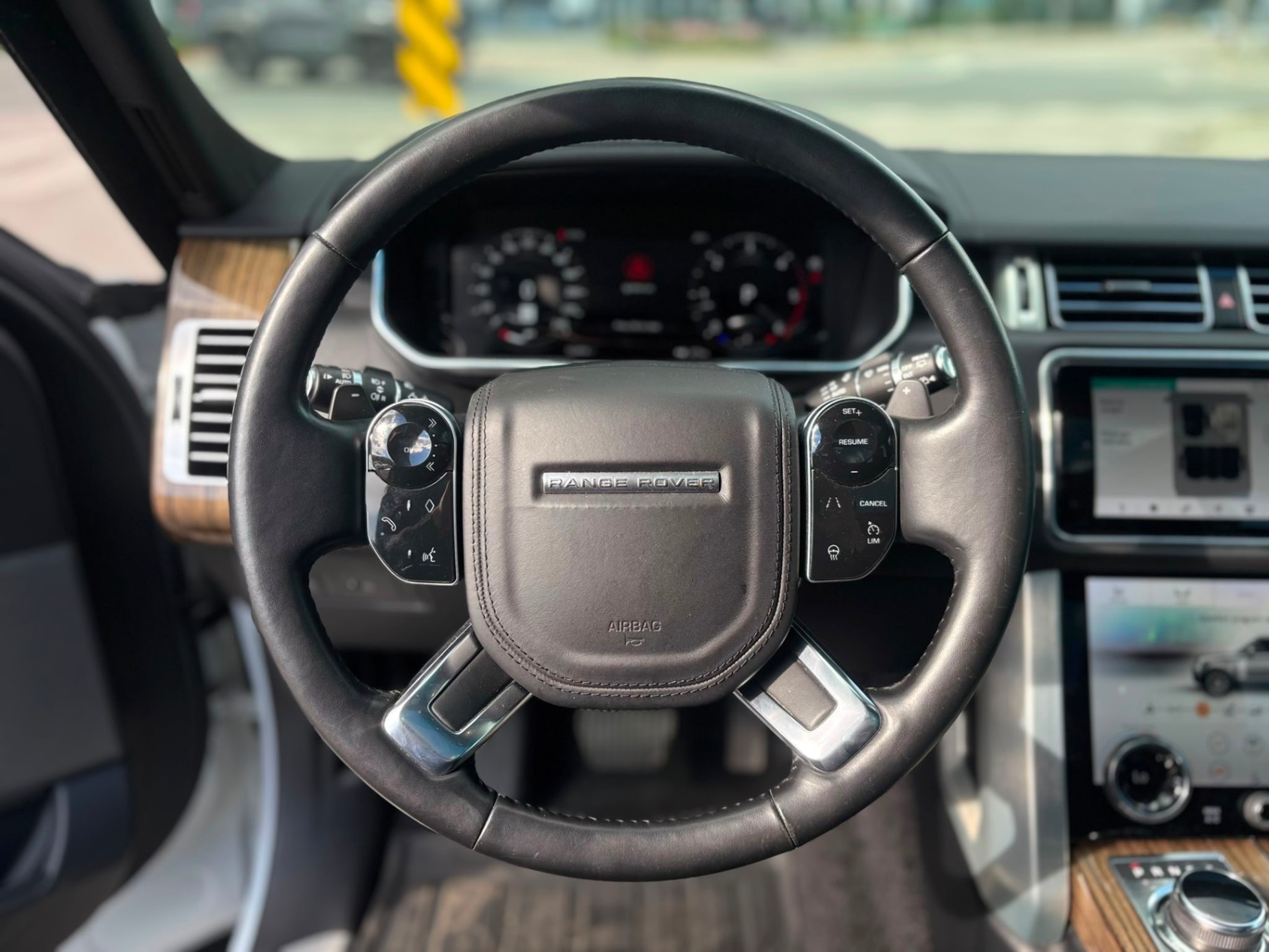 /canwestautoinc/2019-LandRover-RangeRover-2777435401173556.jpg
