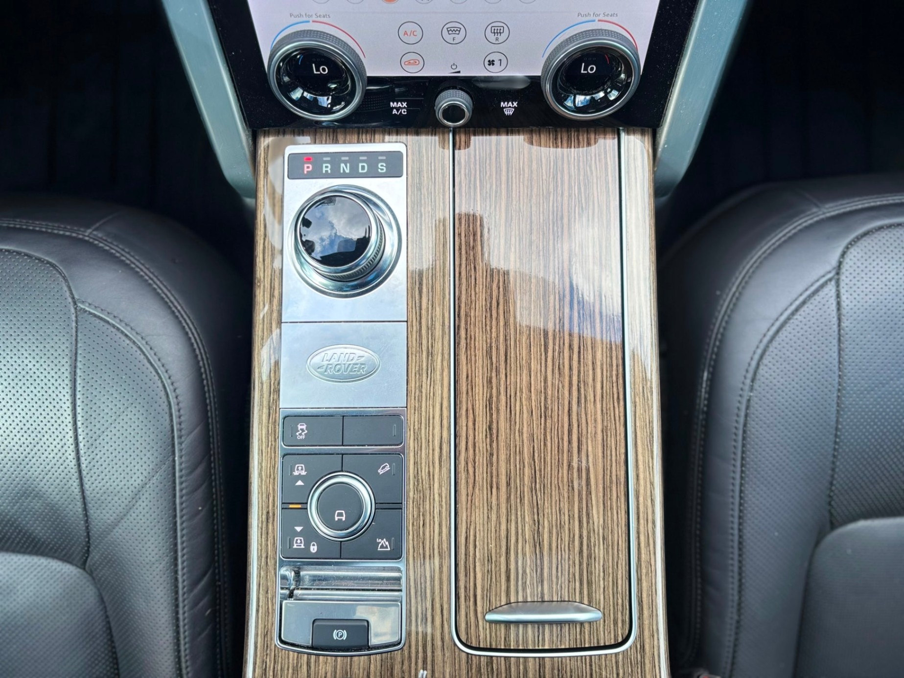 /canwestautoinc/2019-LandRover-RangeRover-44868185862368537.jpg