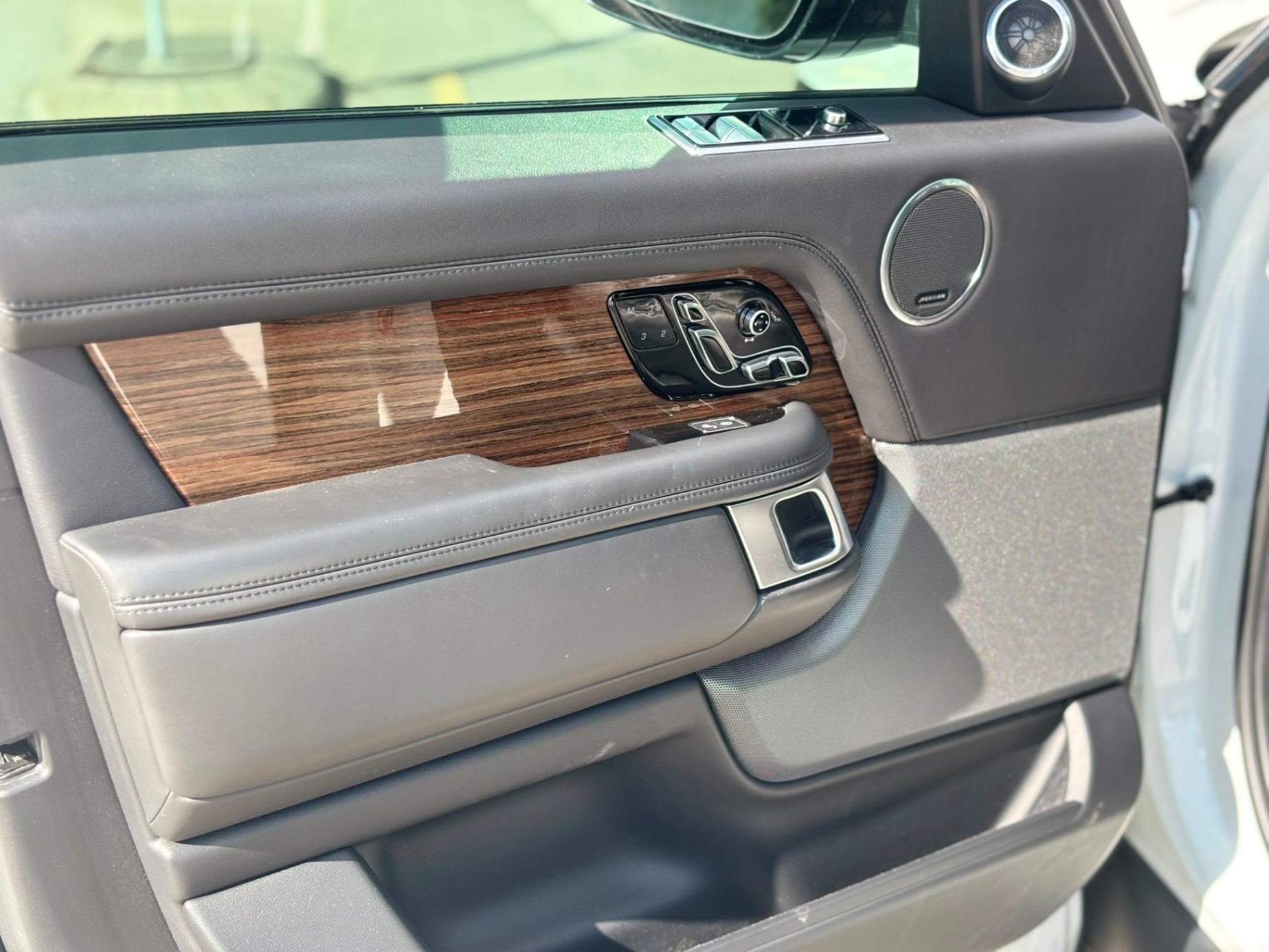 /canwestautoinc/2019-LandRover-RangeRover-6392312192256788.jpg