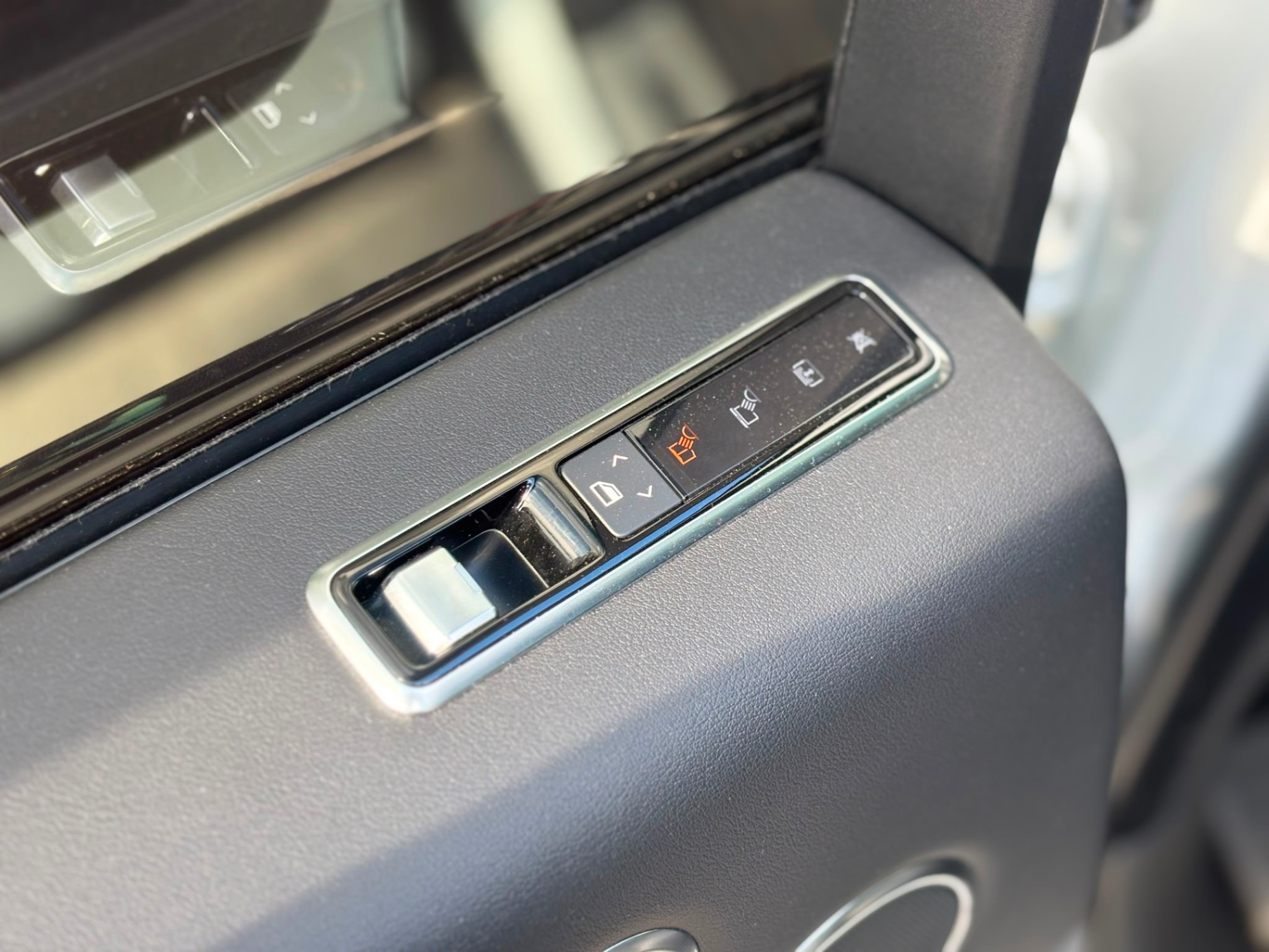 /canwestautoinc/2019-LandRover-RangeRover-6782143024217837.jpg