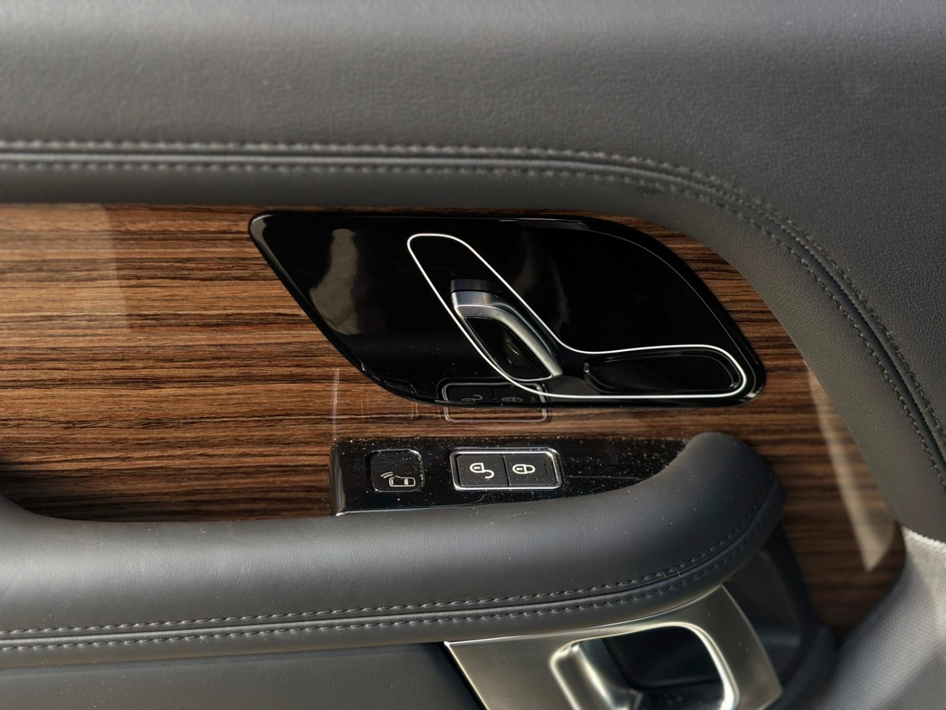 /canwestautoinc/2019-LandRover-RangeRover-7805902658420498.jpg