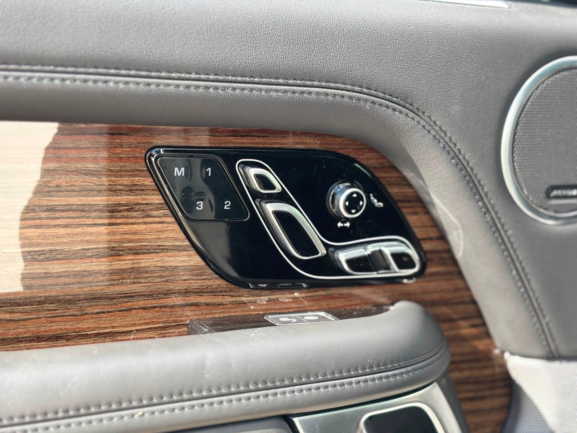 /canwestautoinc/2019-LandRover-RangeRover-9772367469985264.jpg