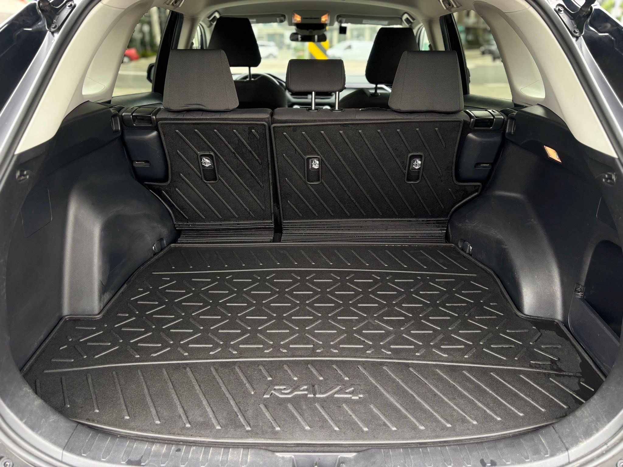 /canwestautoinc/2019-Toyota-RAV4-056487870261806794.jpg