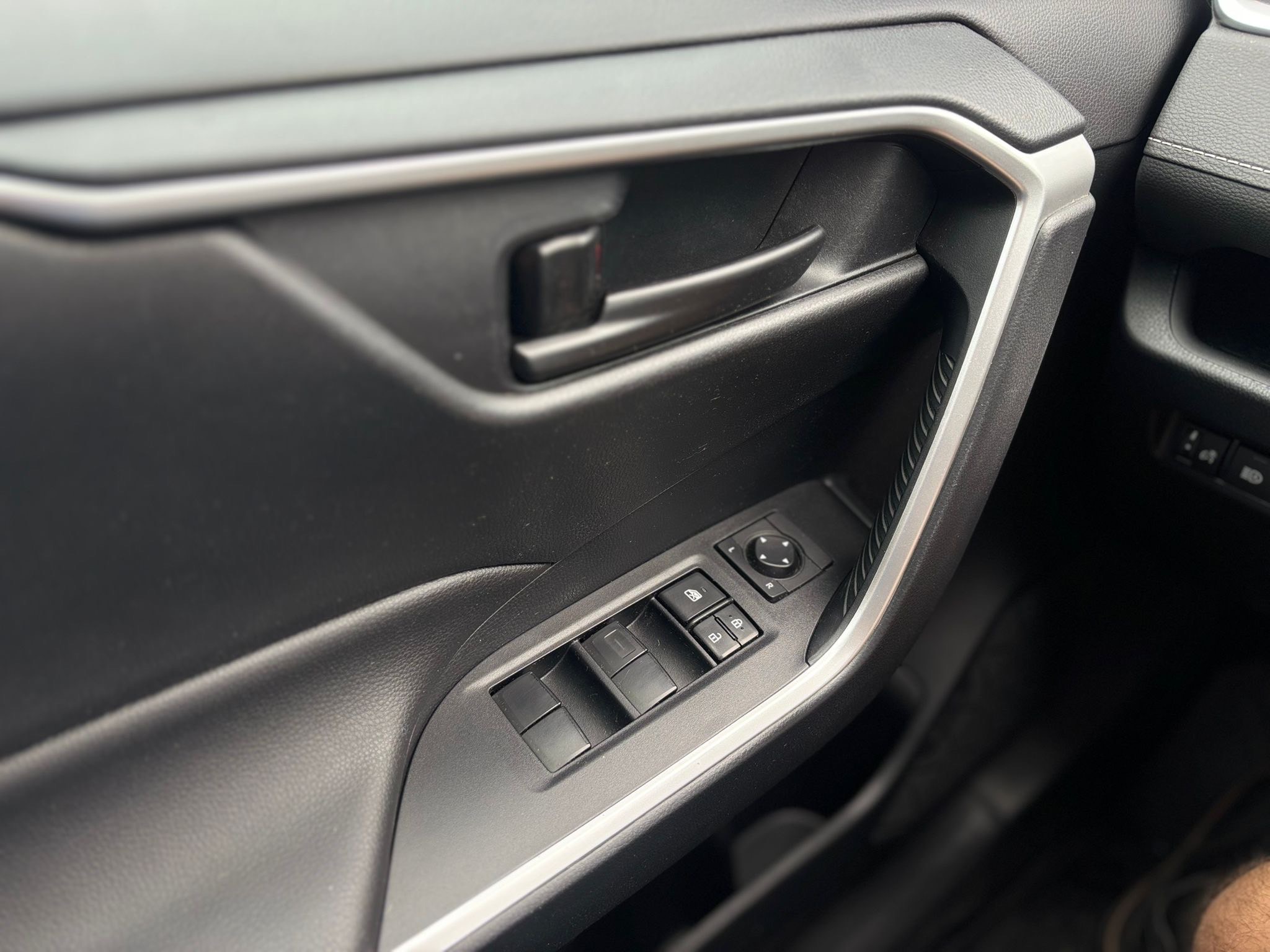 /canwestautoinc/2019-Toyota-RAV4-5593783296395025.jpg