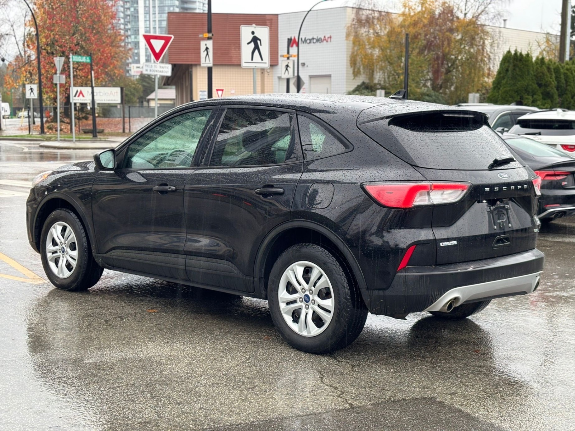 /canwestautoinc/2020-Ford-Escape-7233562367438071.jpg