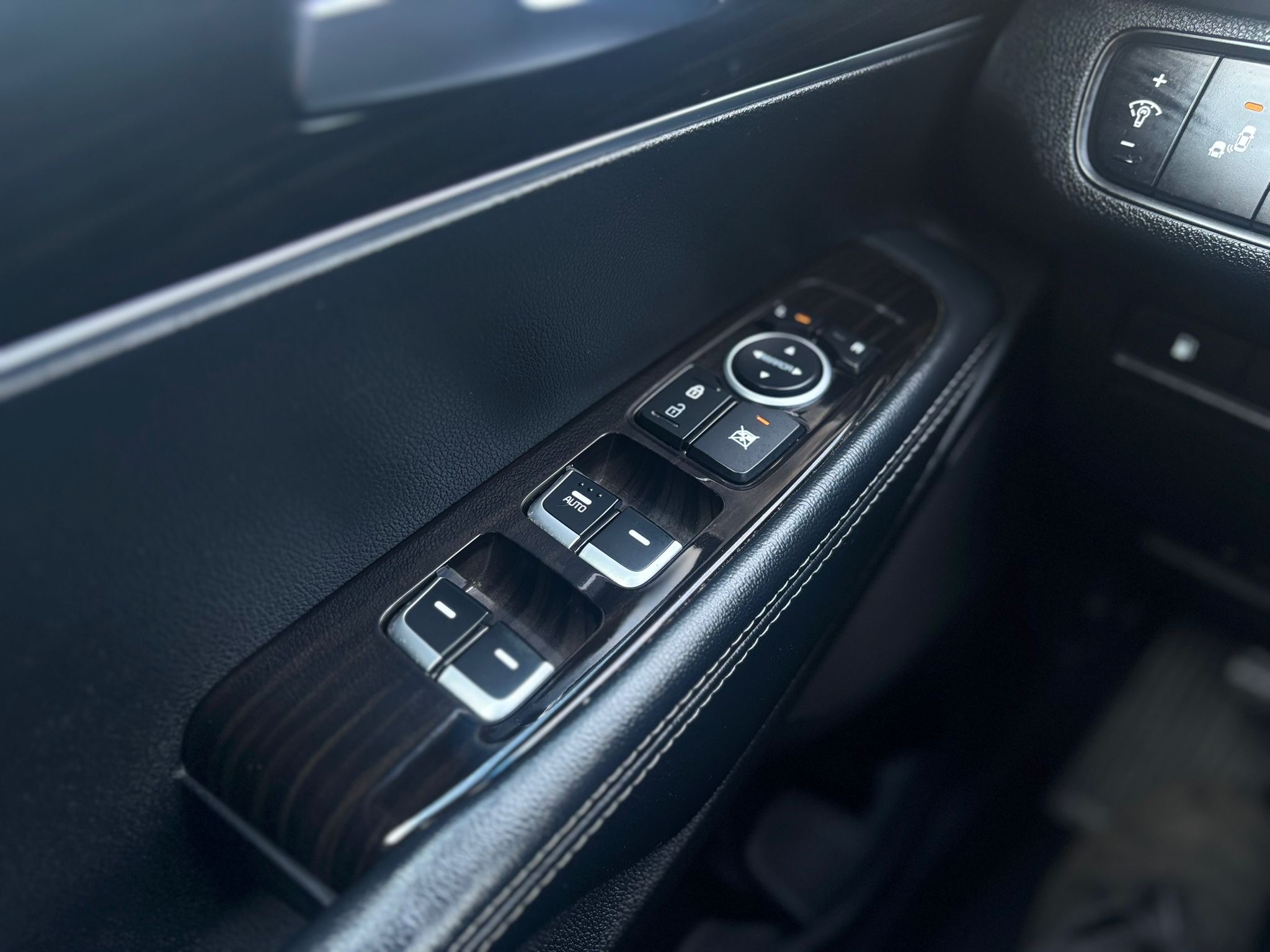 /canwestautoinc/2020-Kia-Sorento-010915699482844099.jpg