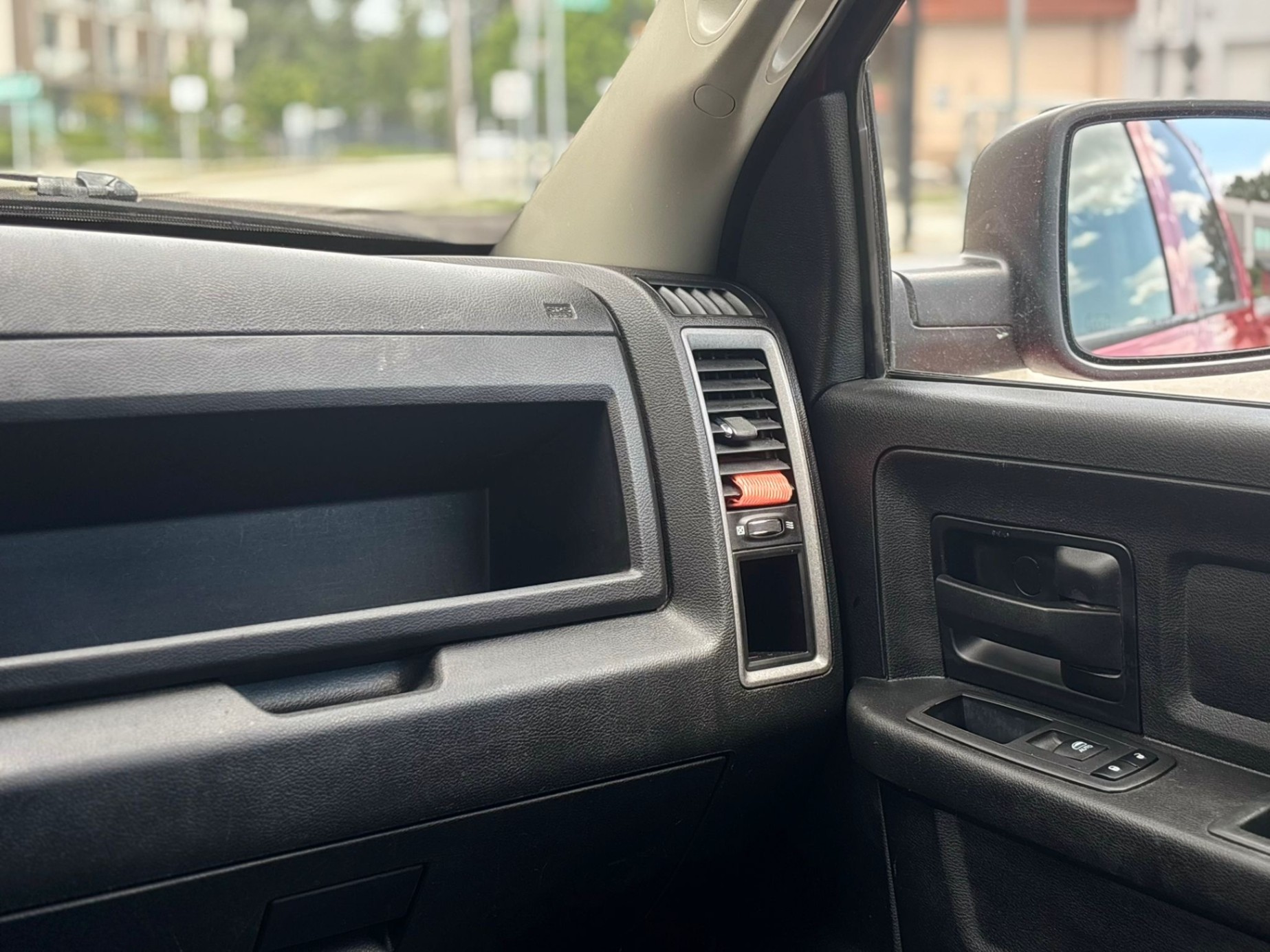 /canwestautoinc/2021-Ram-1500Classic-09868409715096194.jpg