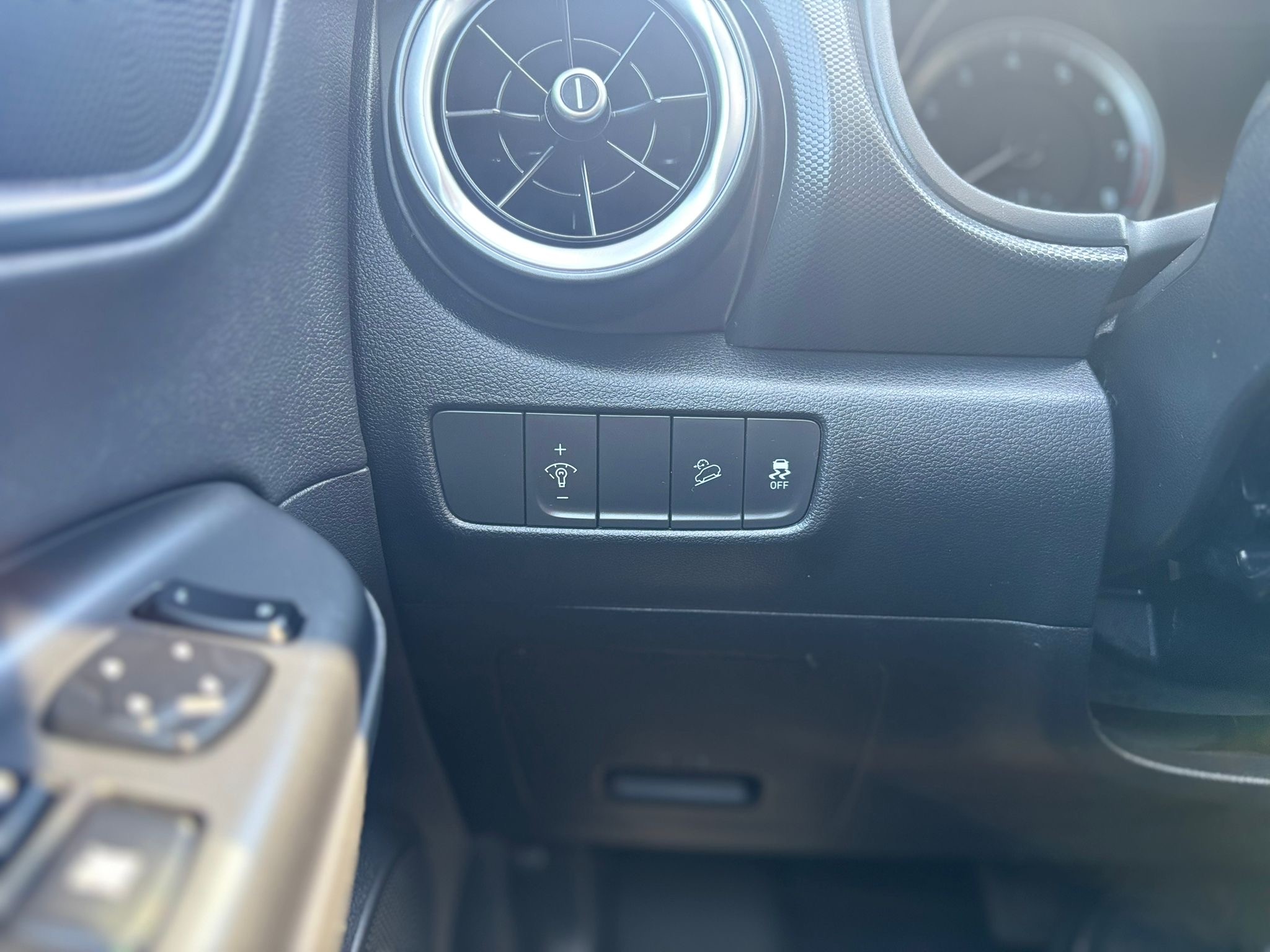 /canwestautoinc/2022-Hyundai-Kona-5945577589142292.jpg