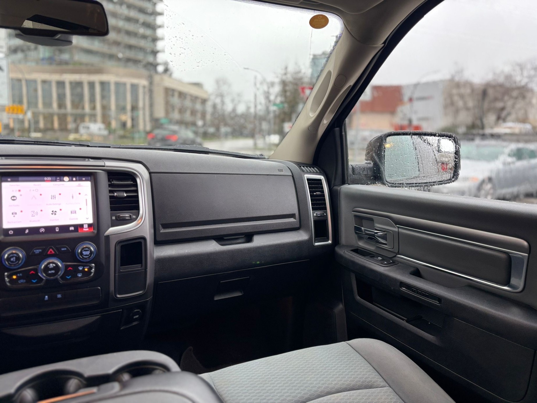 /canwestautoinc/2022-Ram-1500Classic-32172350146628226.jpg