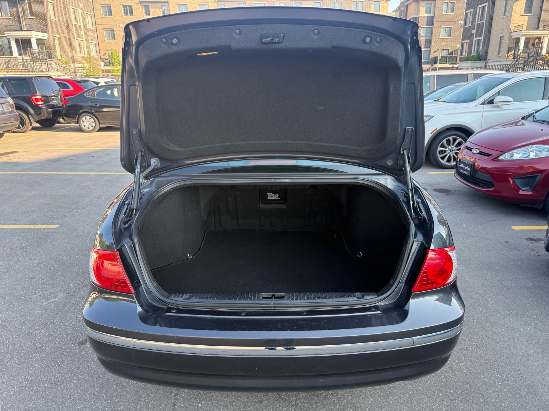 /carage/2005-Kia-Amanti-18694158195358646.jpg