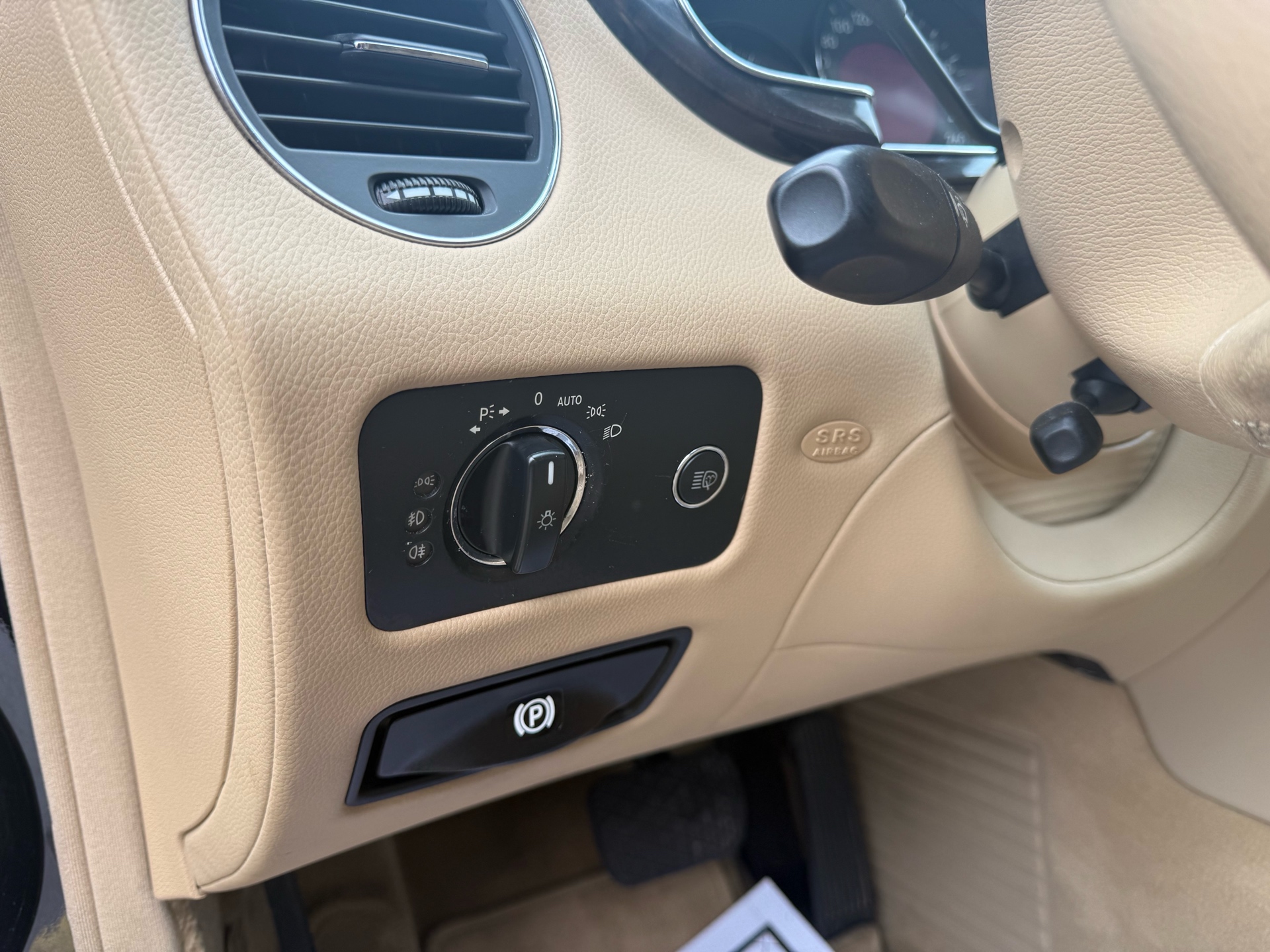 /carage/2007-Mercedes-Benz-CLS-Class-6016251913793493.jpg