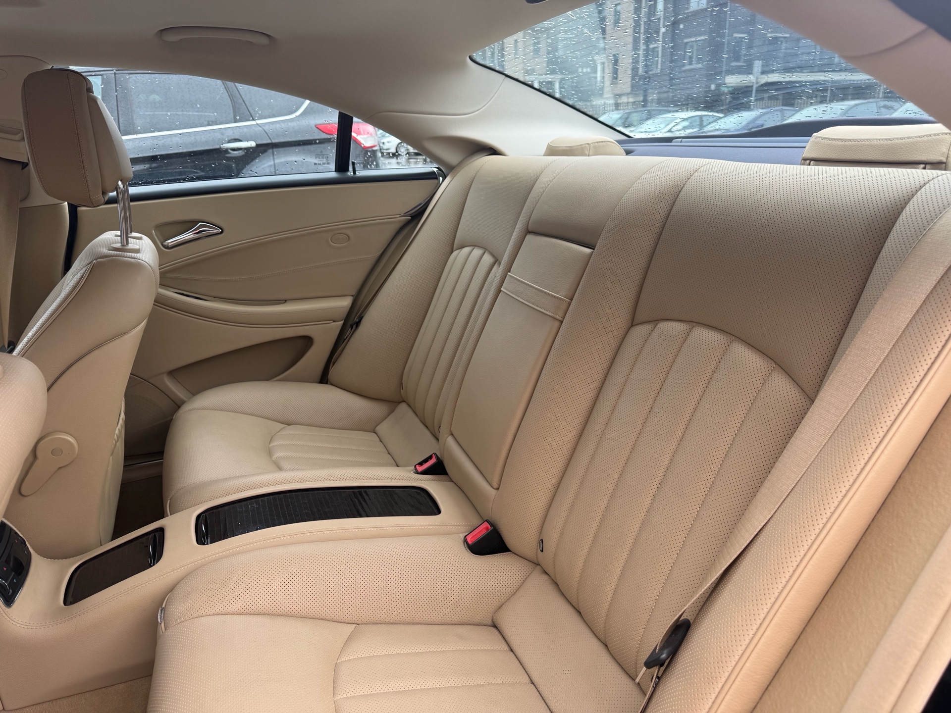 /carage/2007-Mercedes-Benz-CLS-Class-7222057524628109.jpg