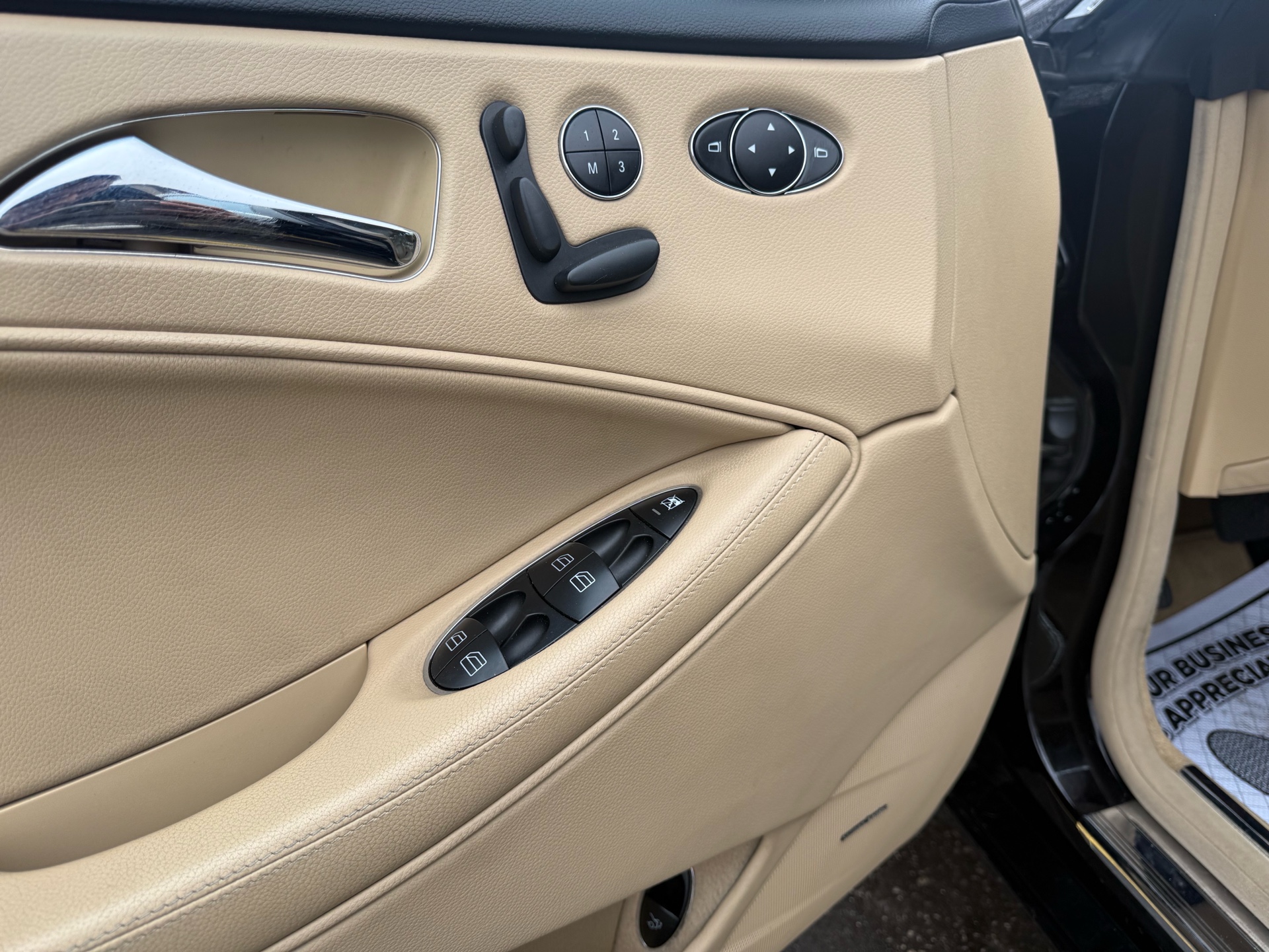 /carage/2007-Mercedes-Benz-CLS-Class-7305822154161392.jpg